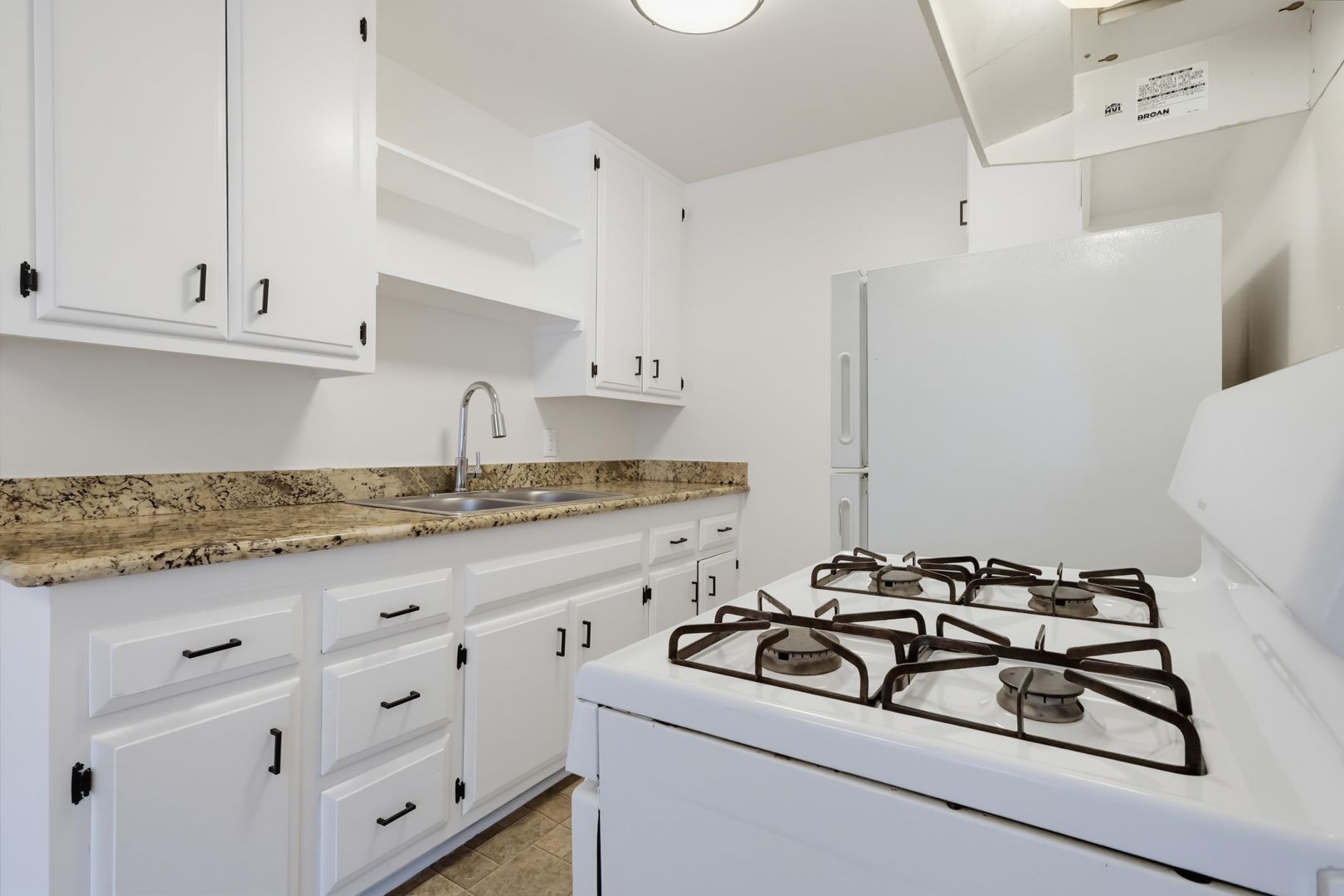 Los Angeles Condo: 6113 8th Ave