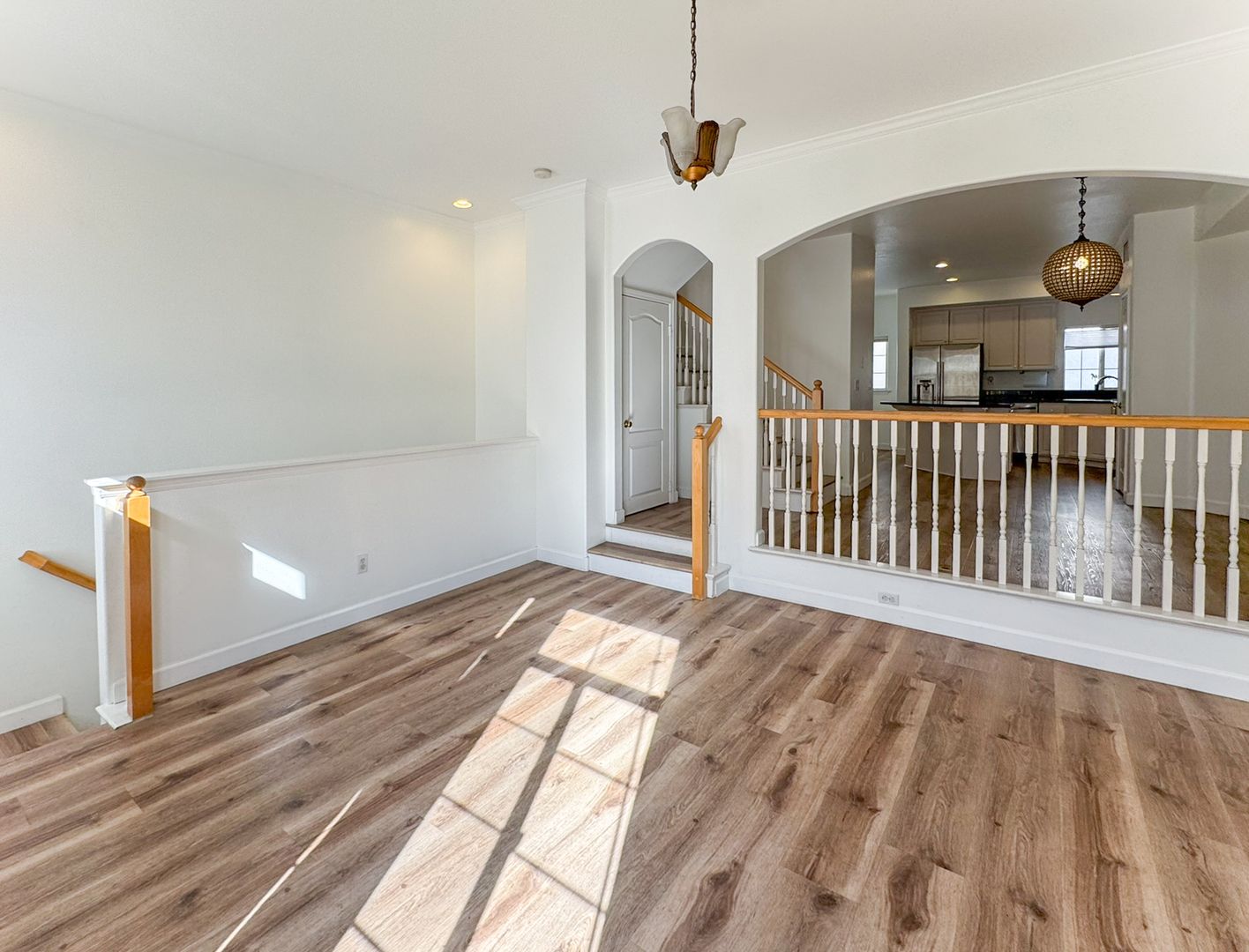 Los Angeles House: 5720 S Glennie Ln