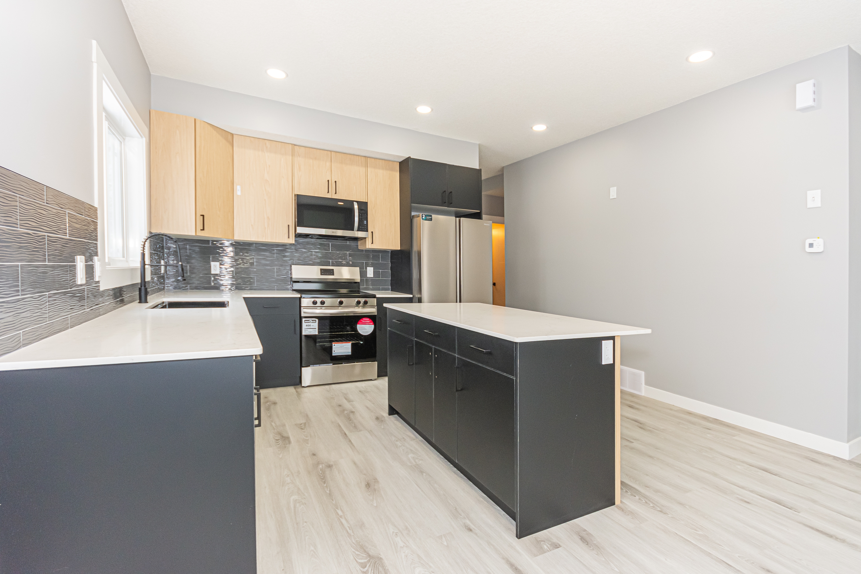 Edmonton Condo: 11547 Saint Albert Trl NW