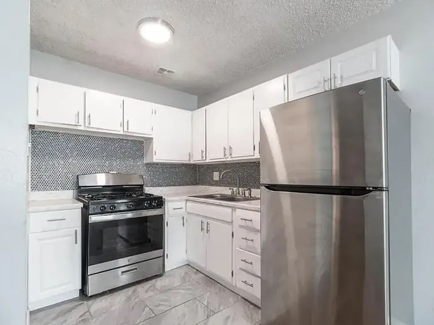 Aurora Apartment: 1400 Moline St