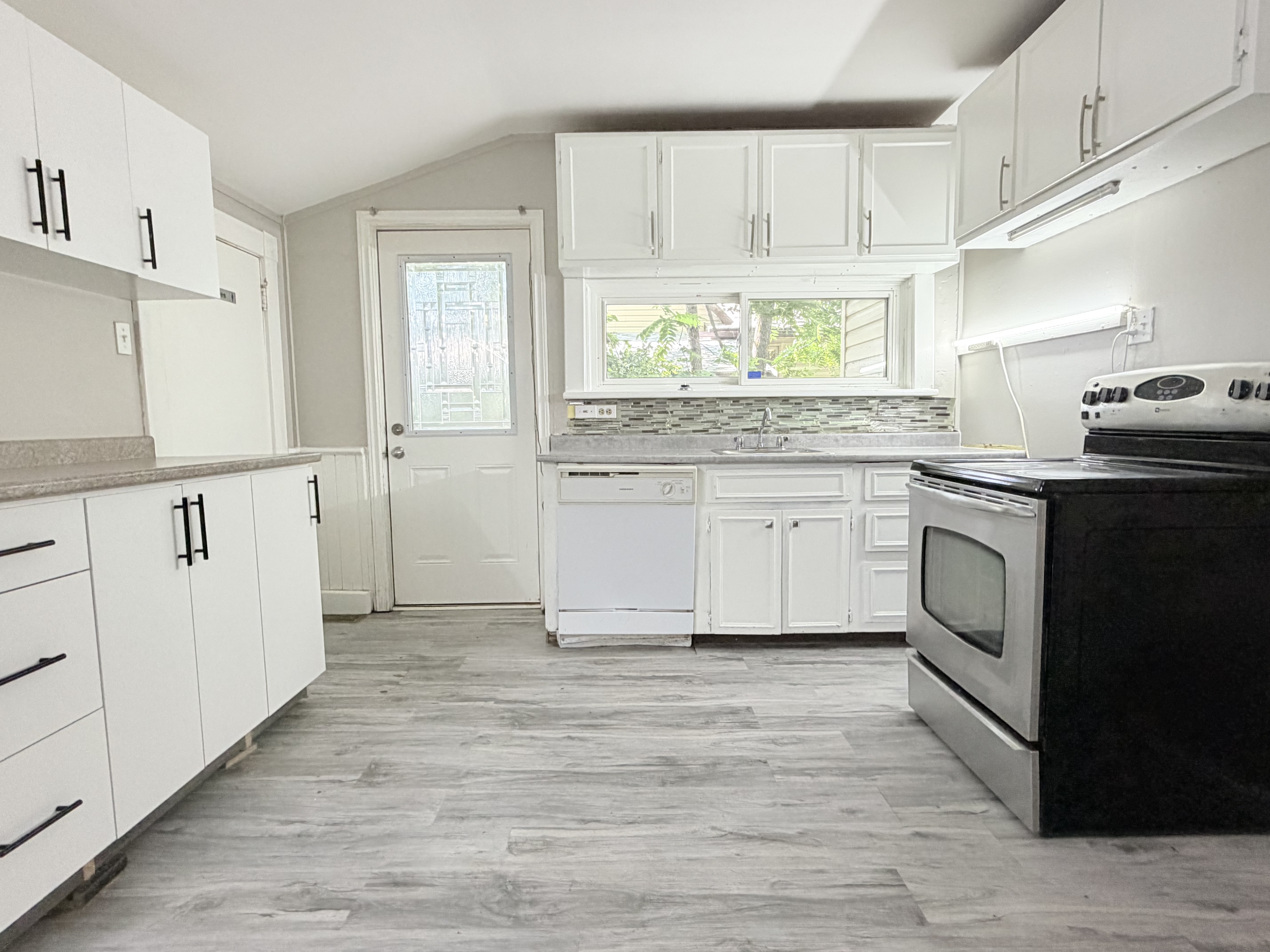 Sarnia House: 337 Maxwell St