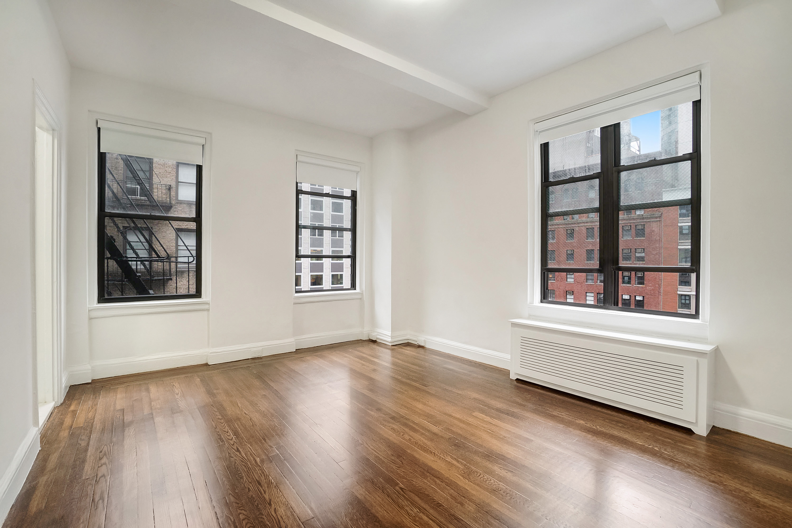 new york Condo: 140 E 46th St
