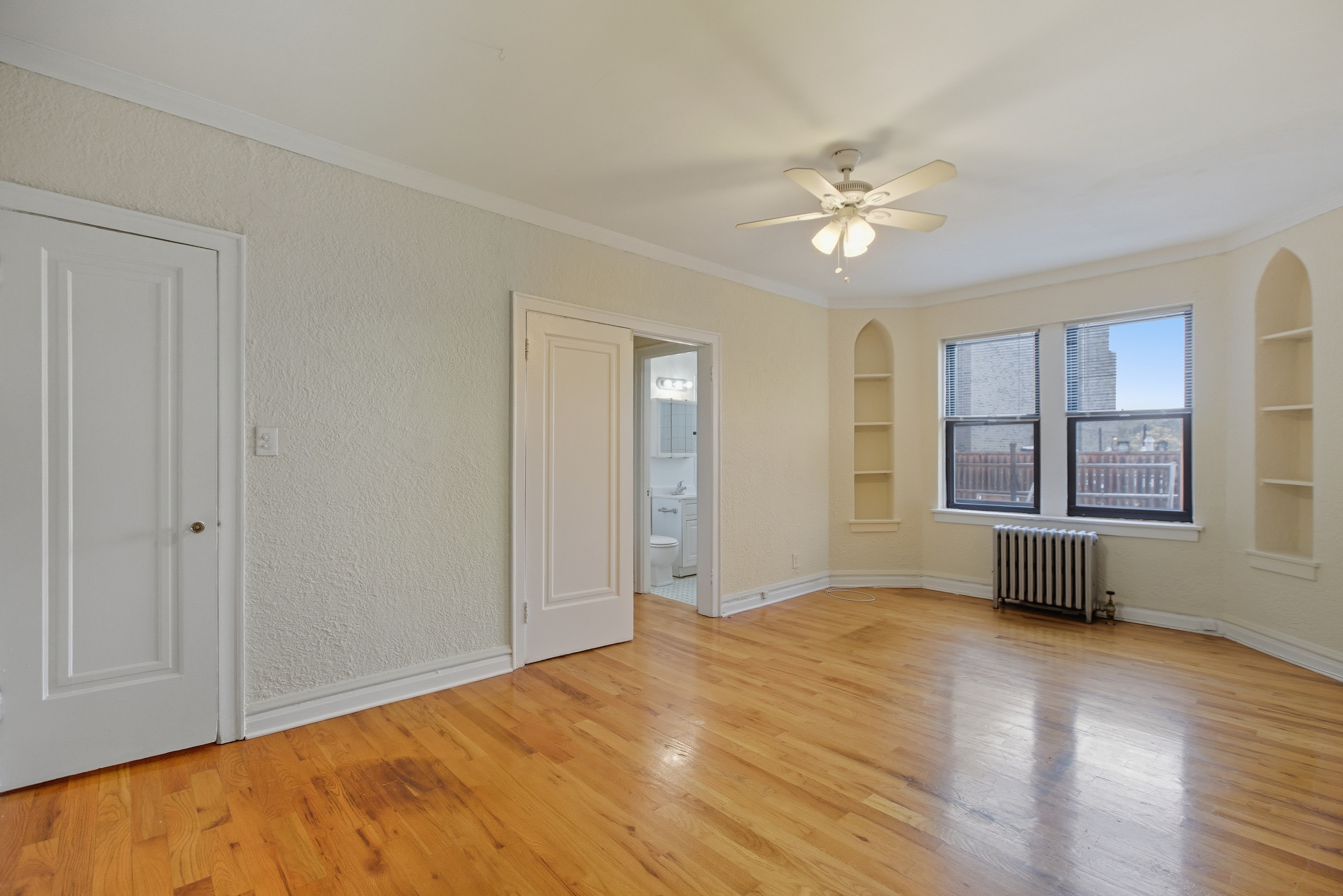 Chicago Condo: 4829 North Damen