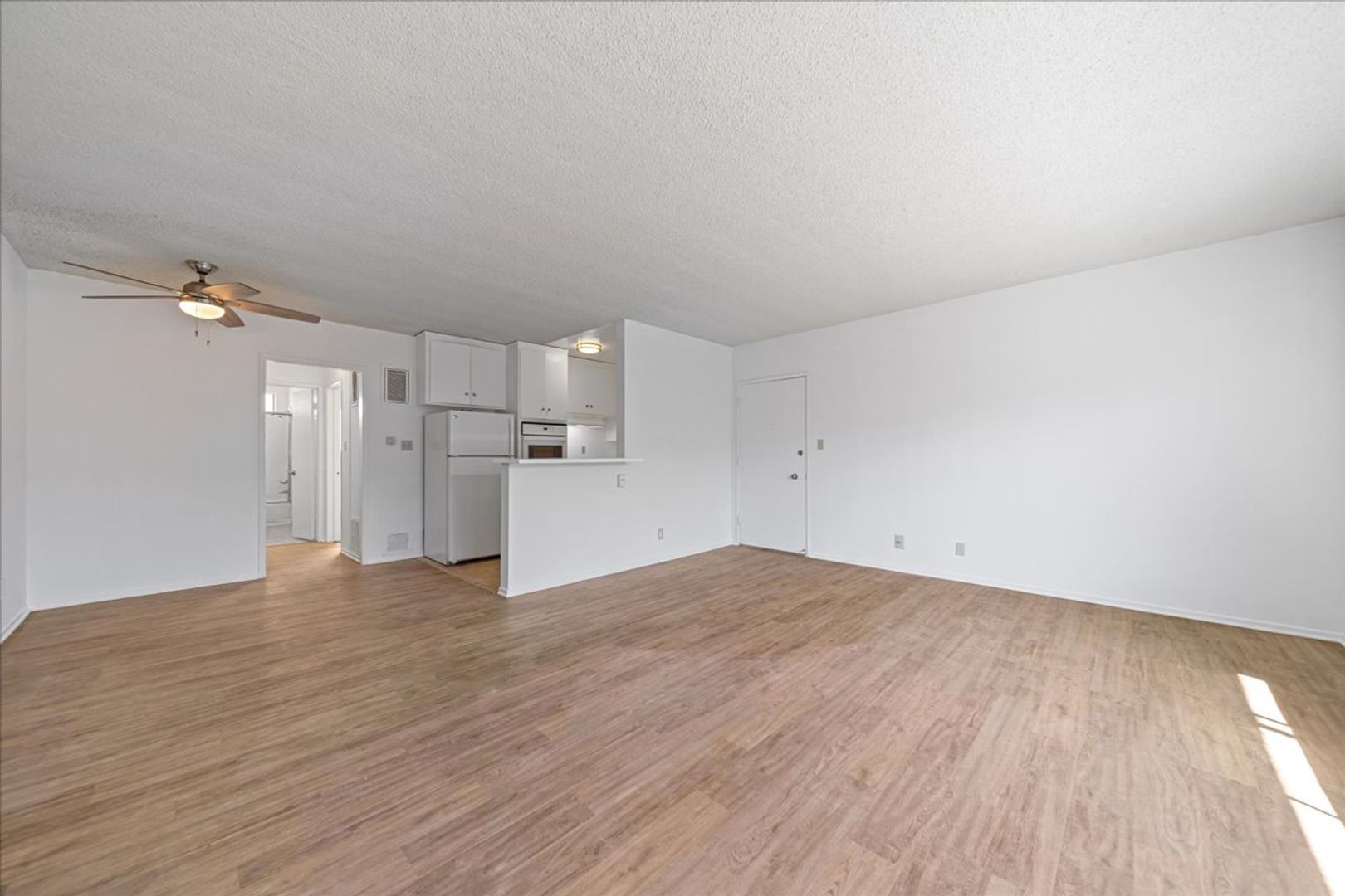 Los Angeles Condo: 9819 Regent Street