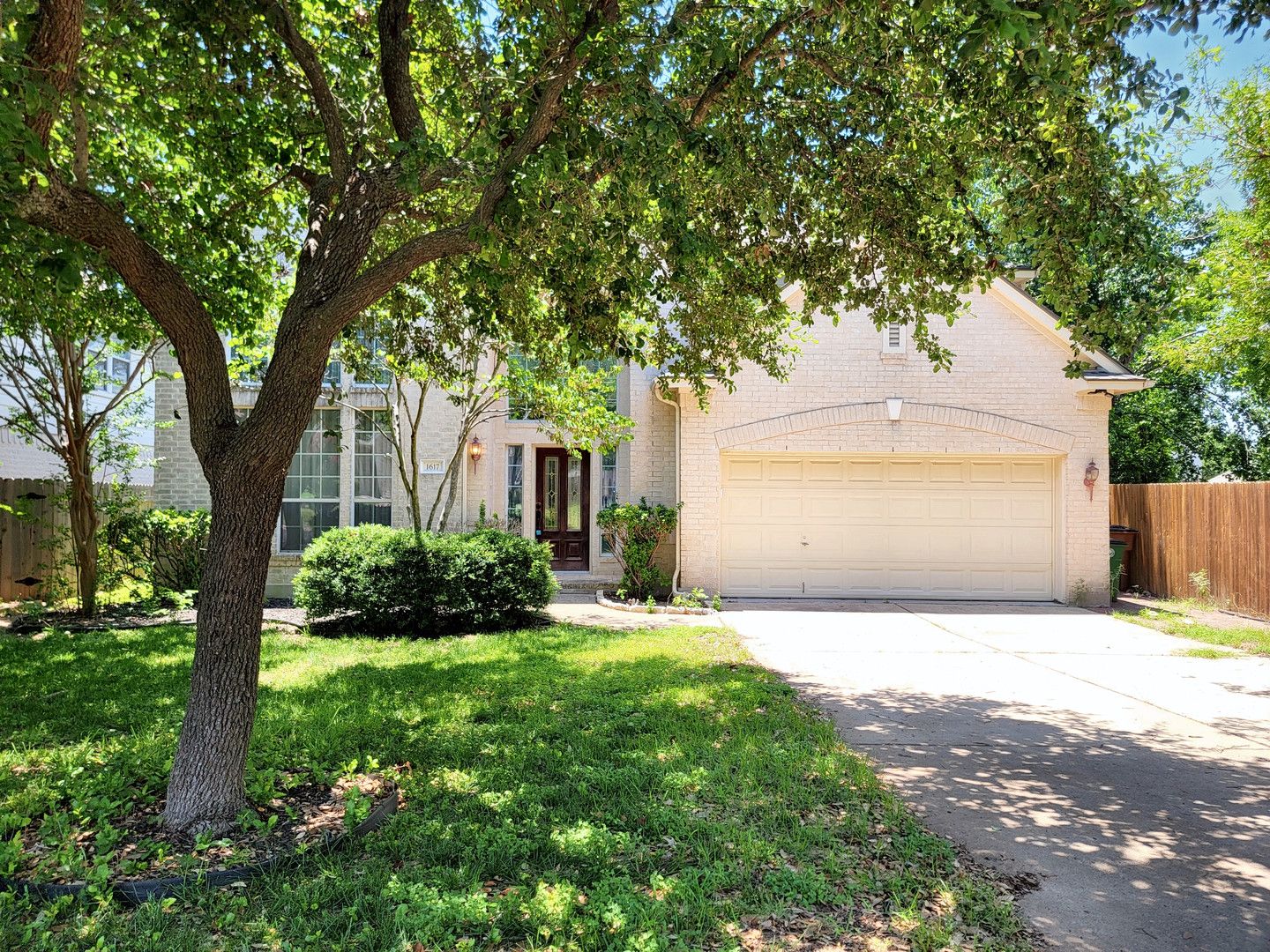 Austin House: 1617 Sunterro