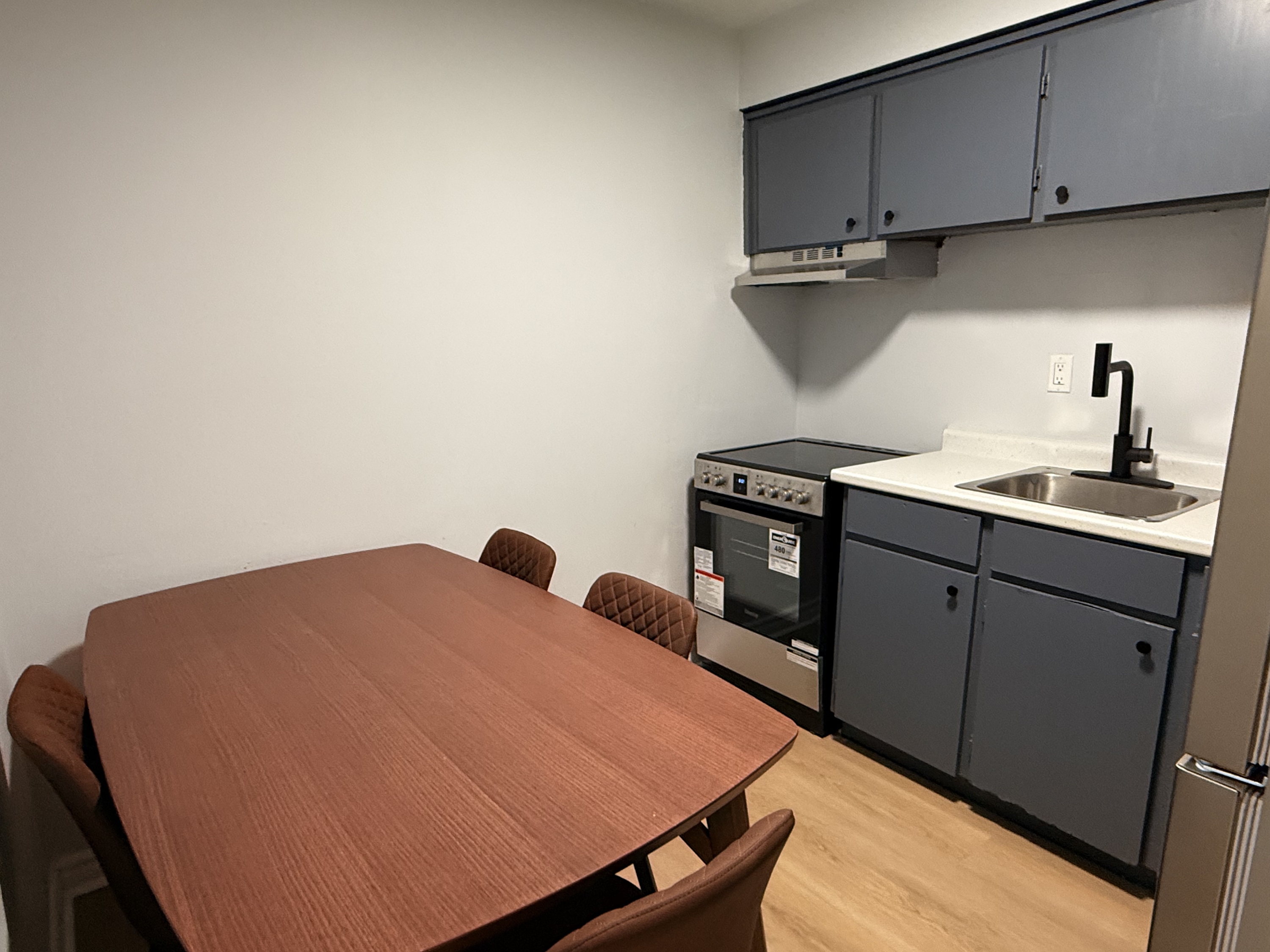 Windsor Condo: 1980 Wyandotte St W