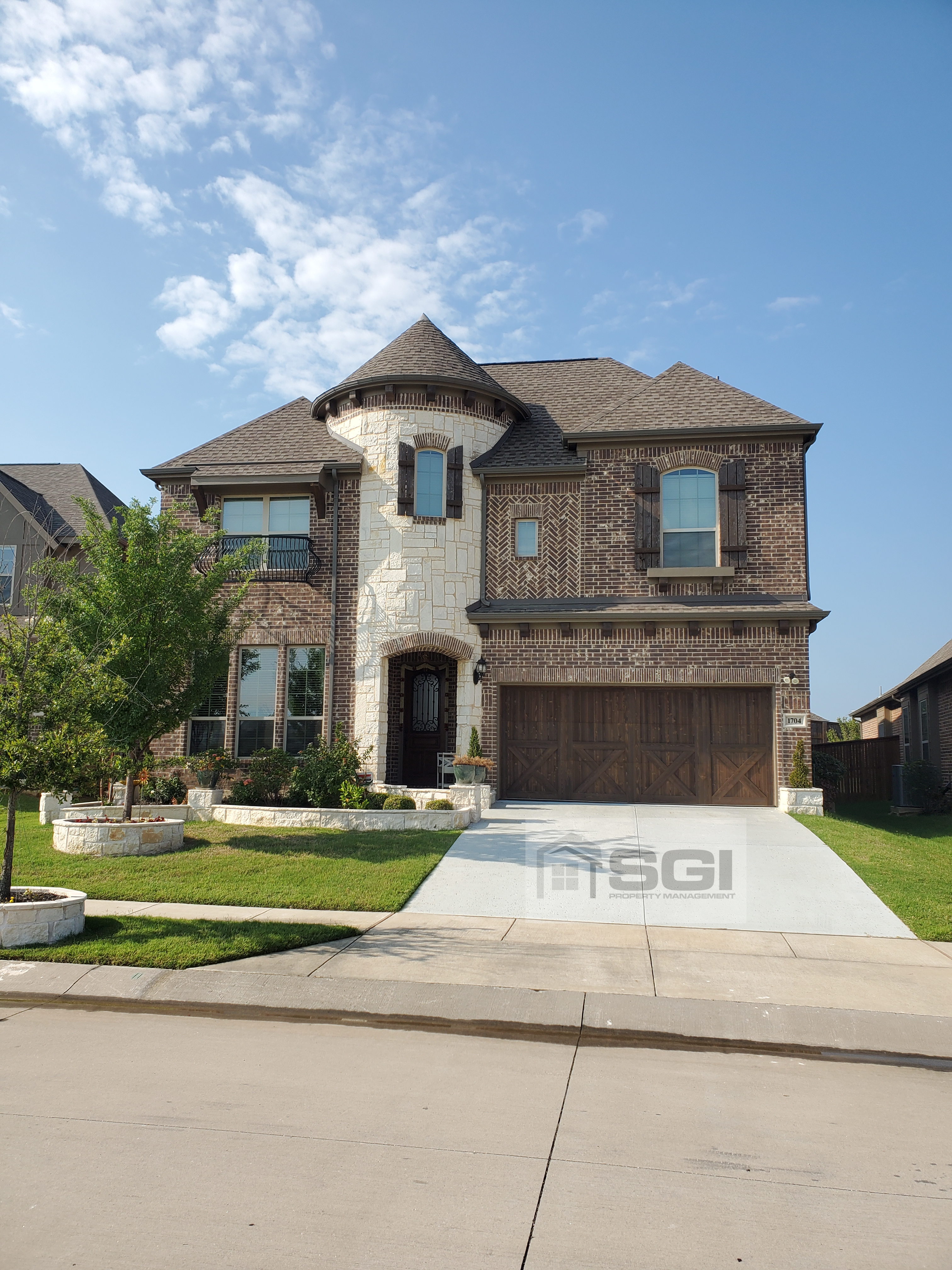 Argyle House: 1704 Monahan Dr