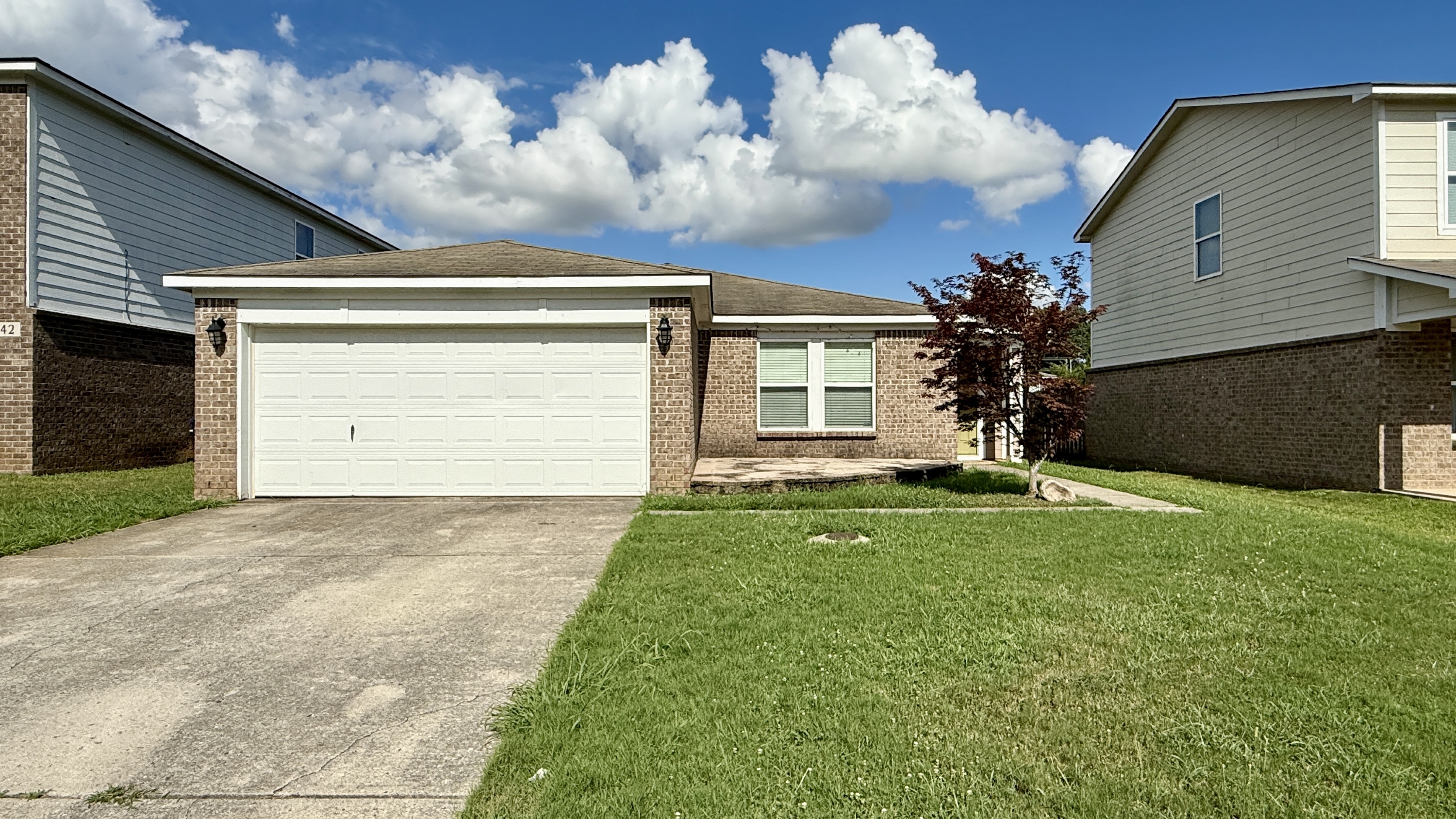Madison House: 144 Sagebrook Dr