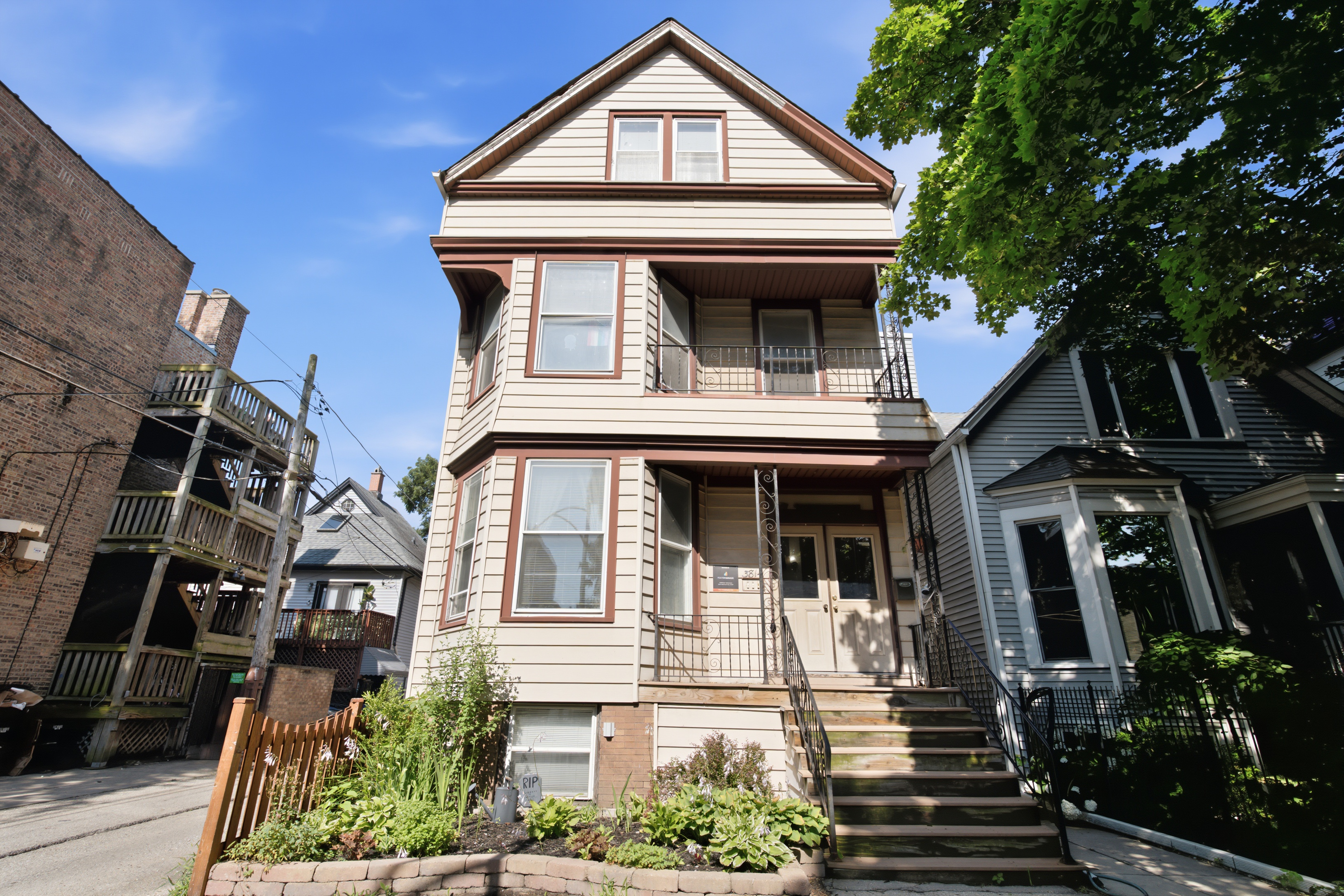 Chicago Condo: 3814 North Marshfield