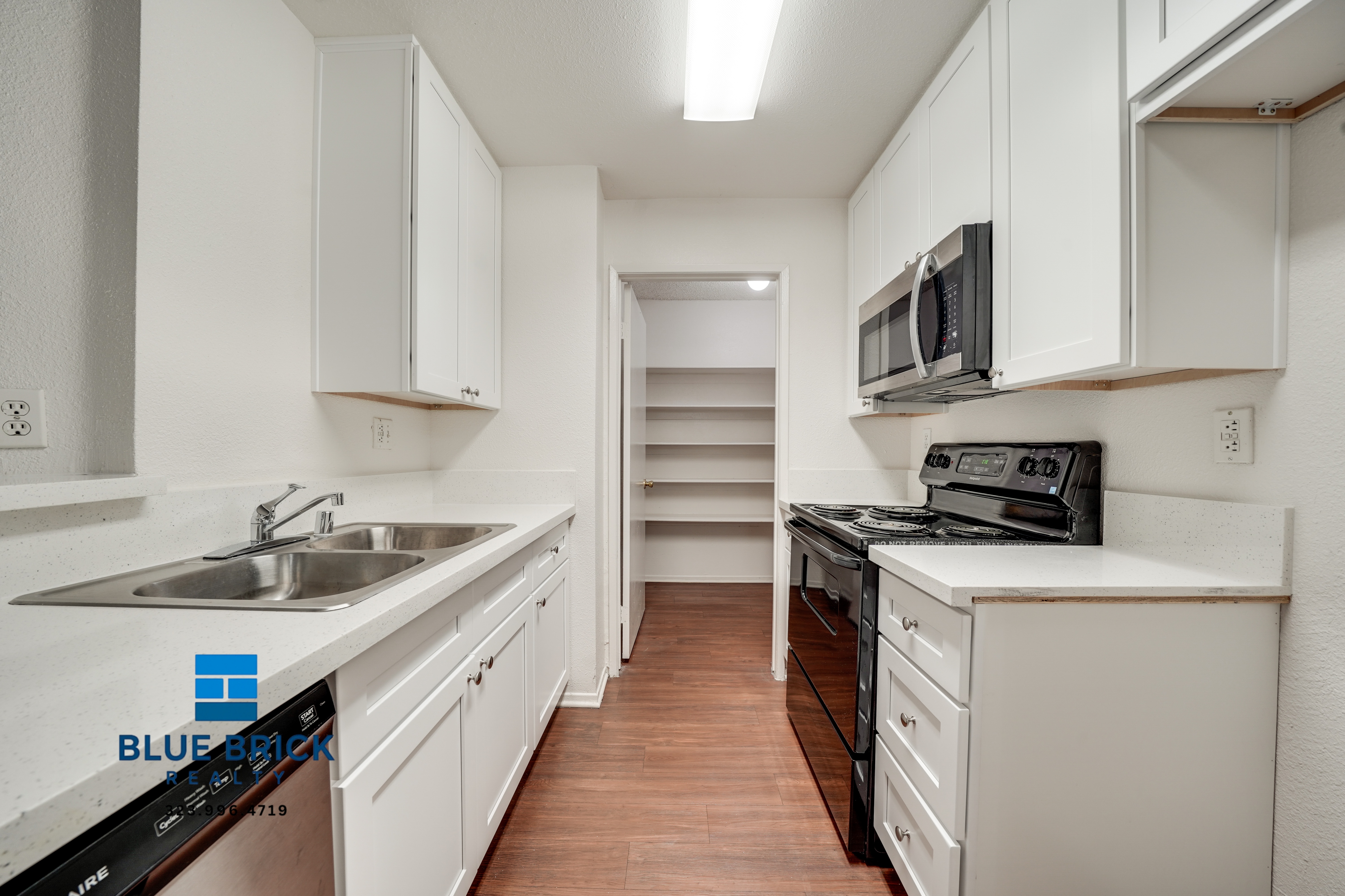 Los Angeles Condo: 2850 Riverside Dr