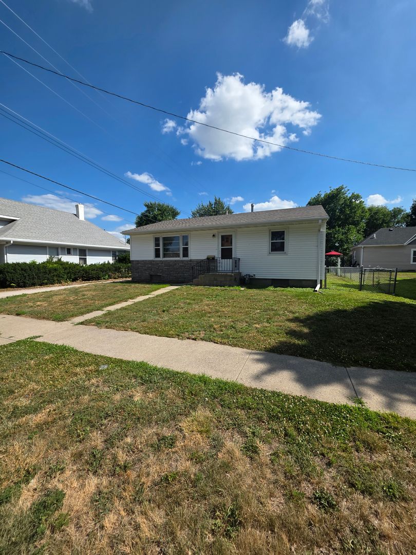 Norfolk House: 1005 W Park