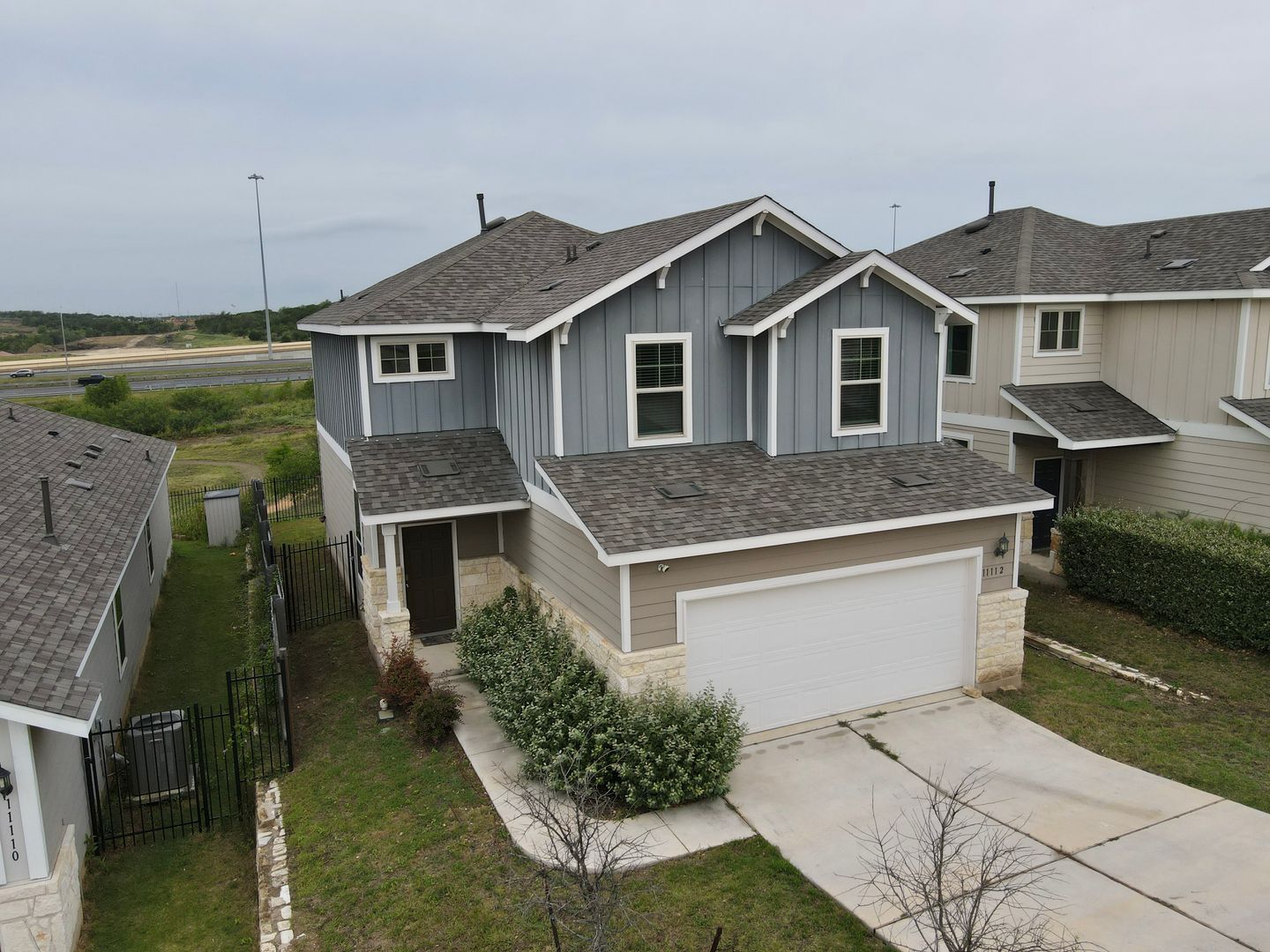 Manor House: 11112 Mestengo Dr