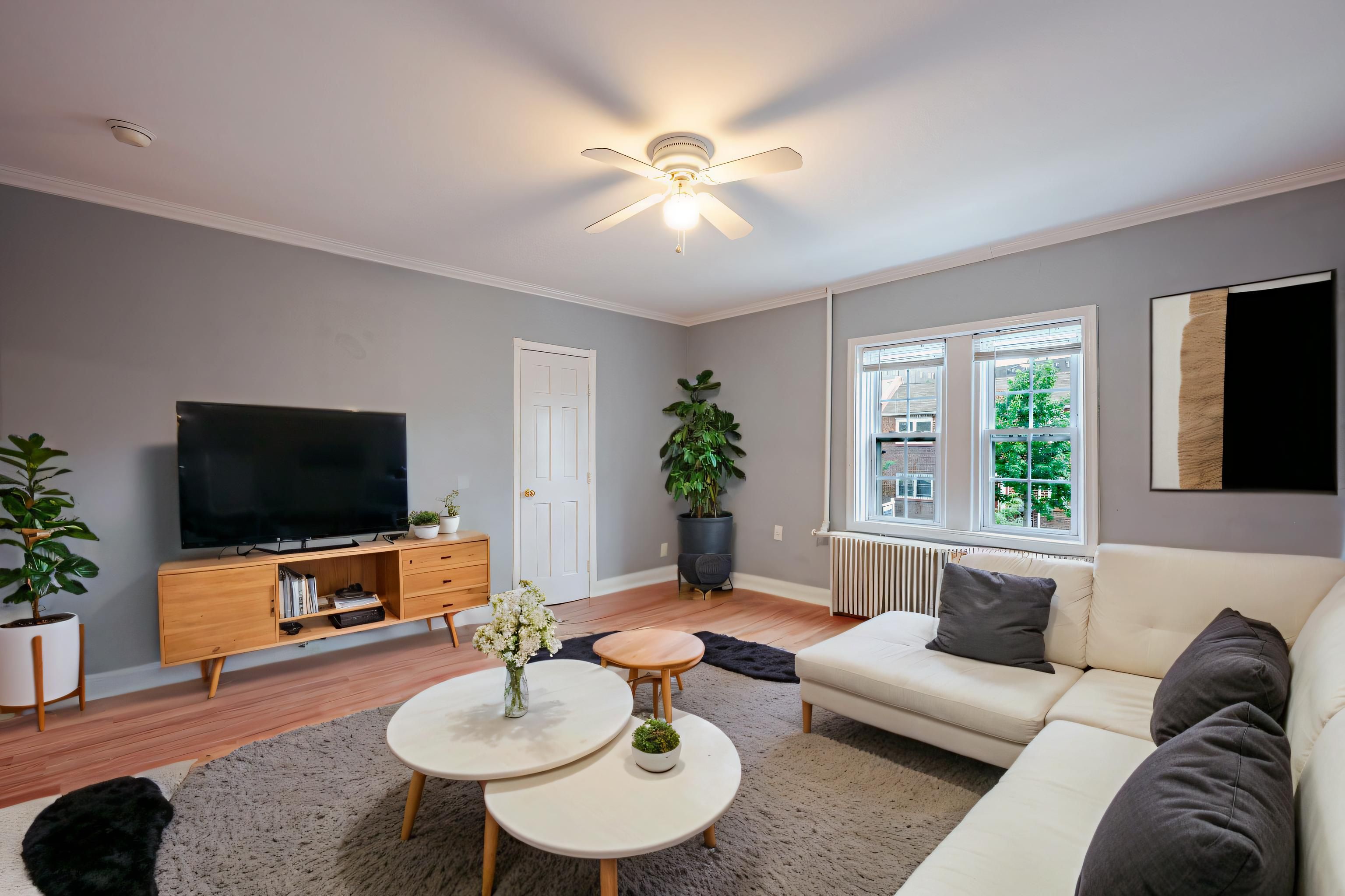 Washington Condo: 1715 Capitol Ave NE Apt 3