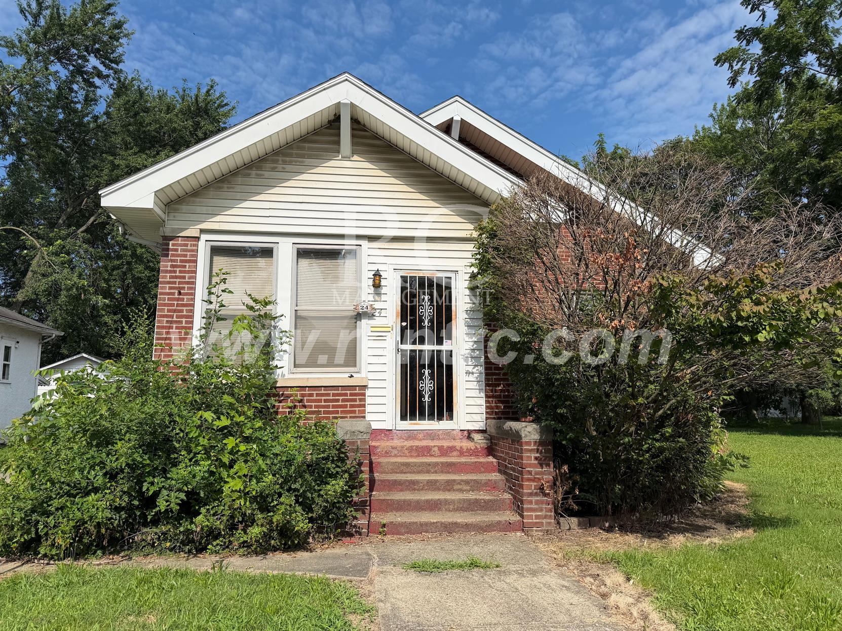 Danville House: 24 Bremer