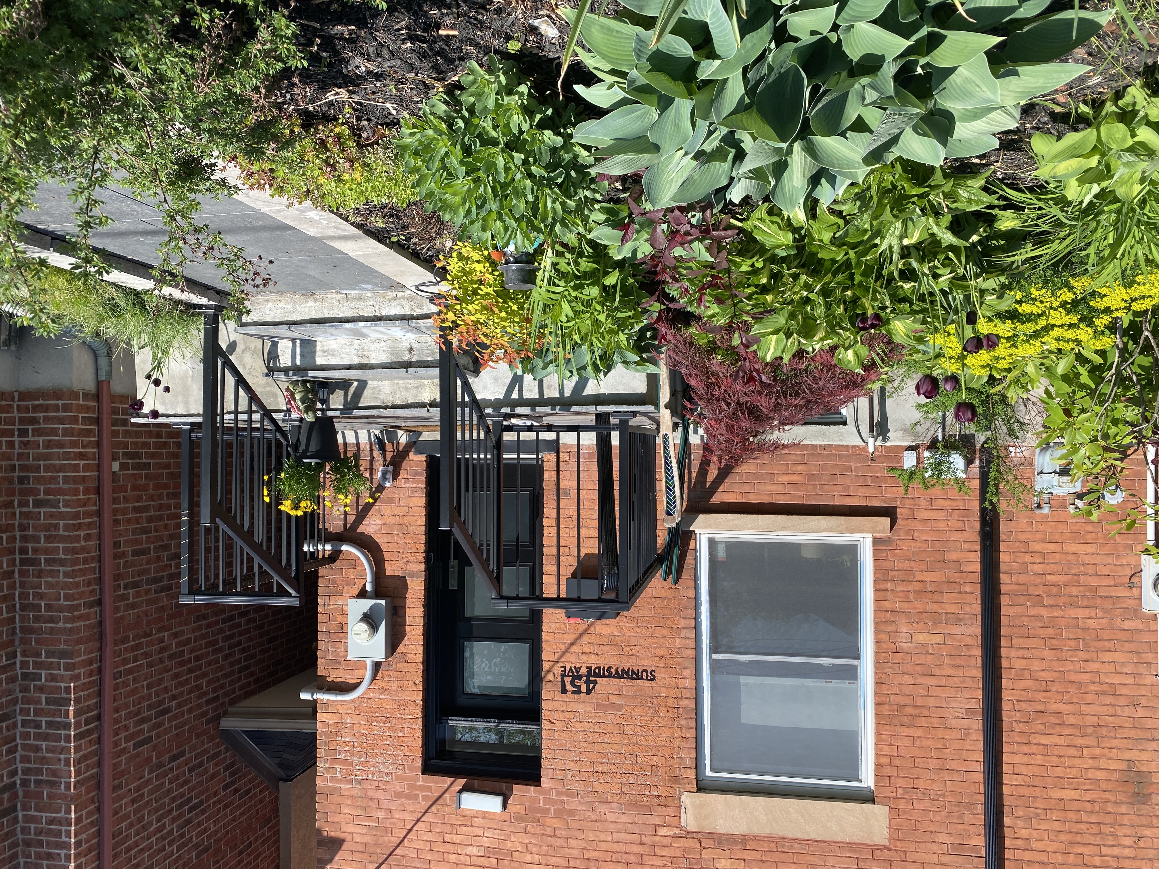 Ottawa Townhome: 451 Sunnyside Avenue
