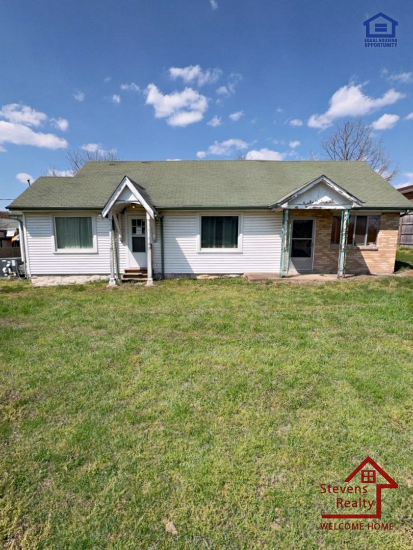 Goodlettsville House: 1251 S Dickerson Rd