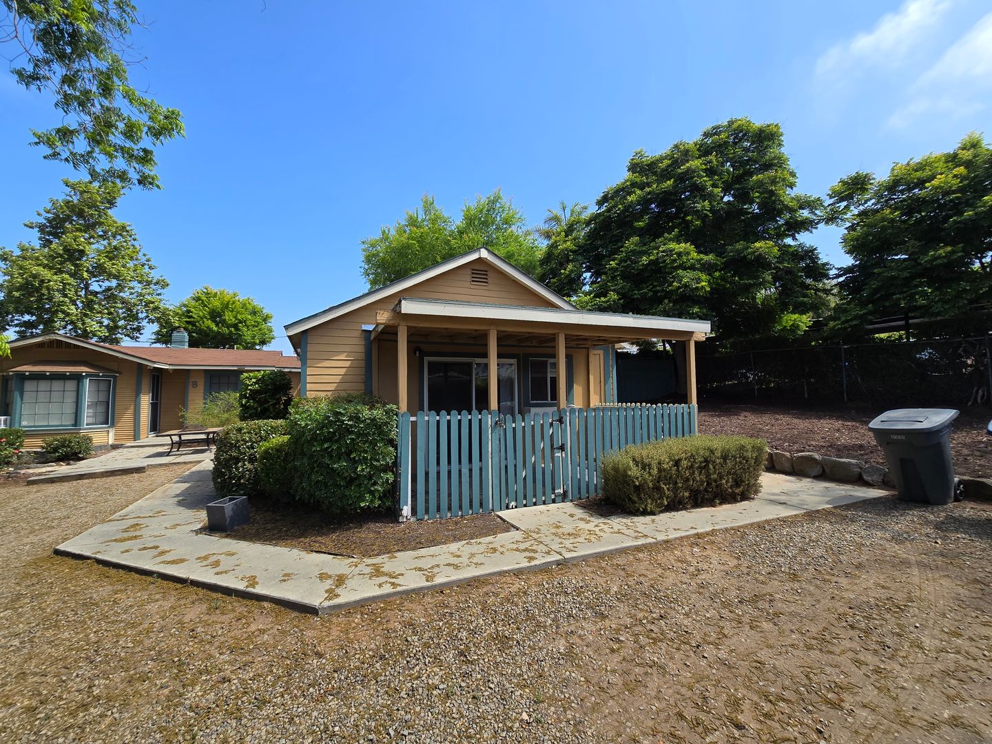 Escondido House: 1662 S Juniper St