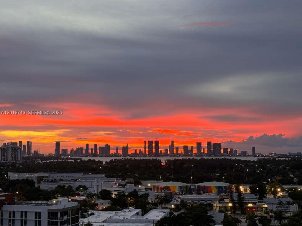 Miami Beach Condo: 2401 Collins Ave # 1807, Miami Beach FL 33140