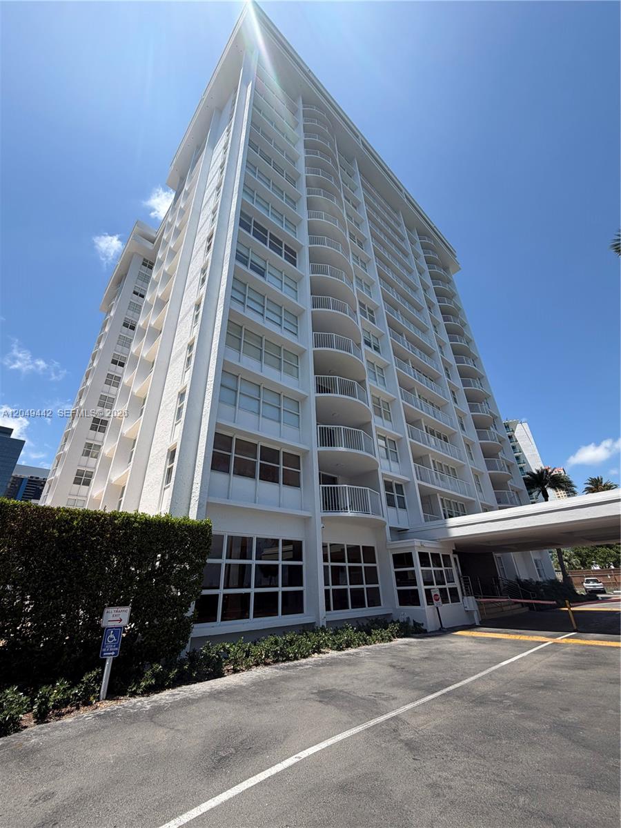 Miami Condo: 1420 Brickell Bay Dr # 1005C, Miami FL 33131