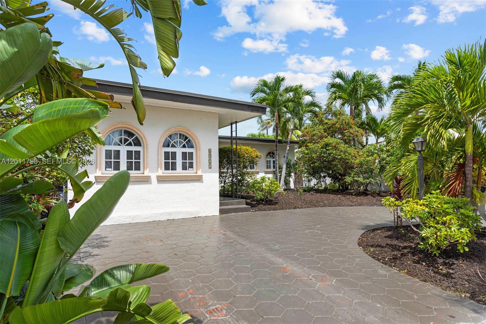 Miami Beach Condo: 6921 Trouville Esplanade, Miami Beach FL 33141