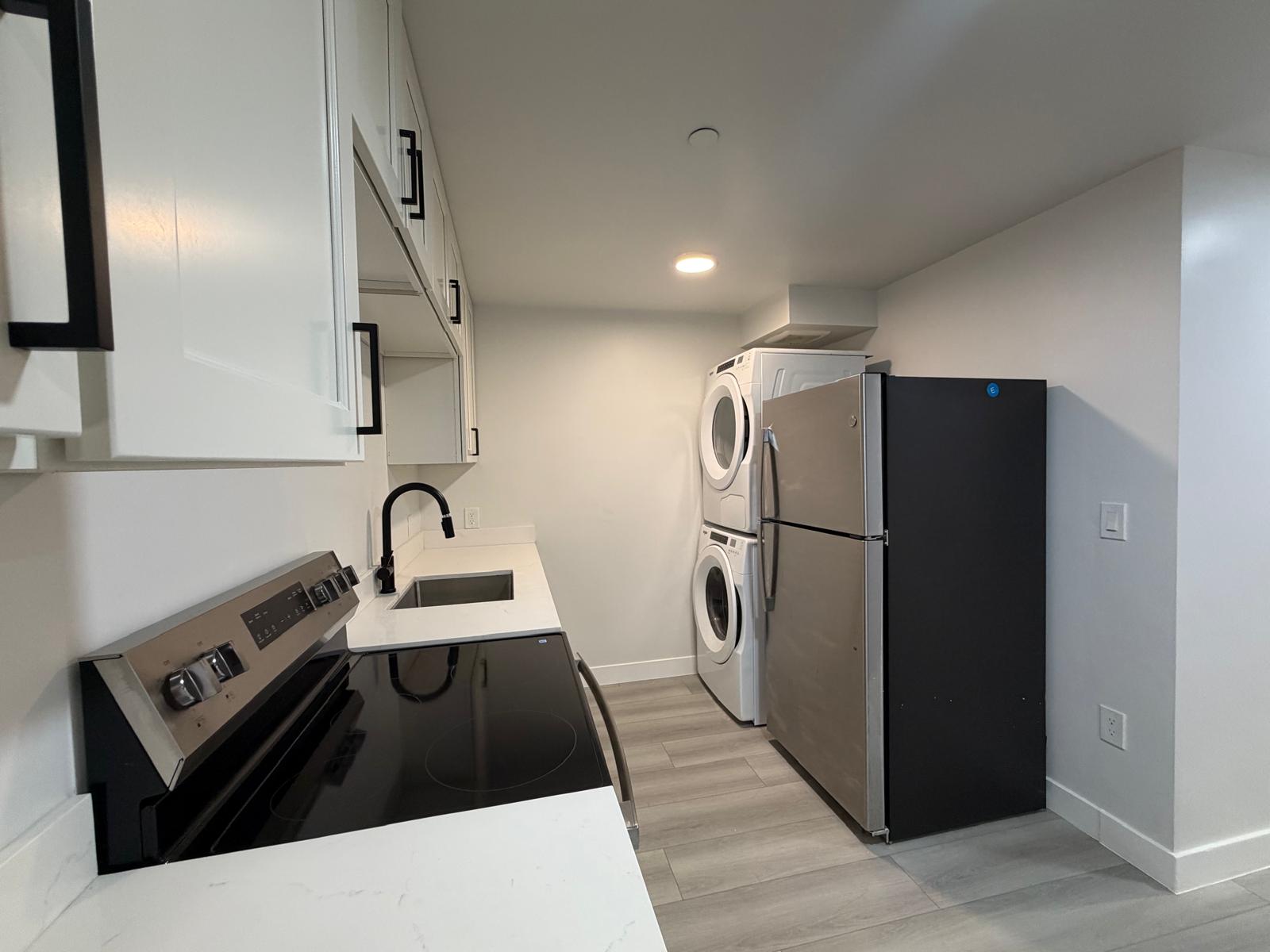 Oakland Apartment: 669 24th St