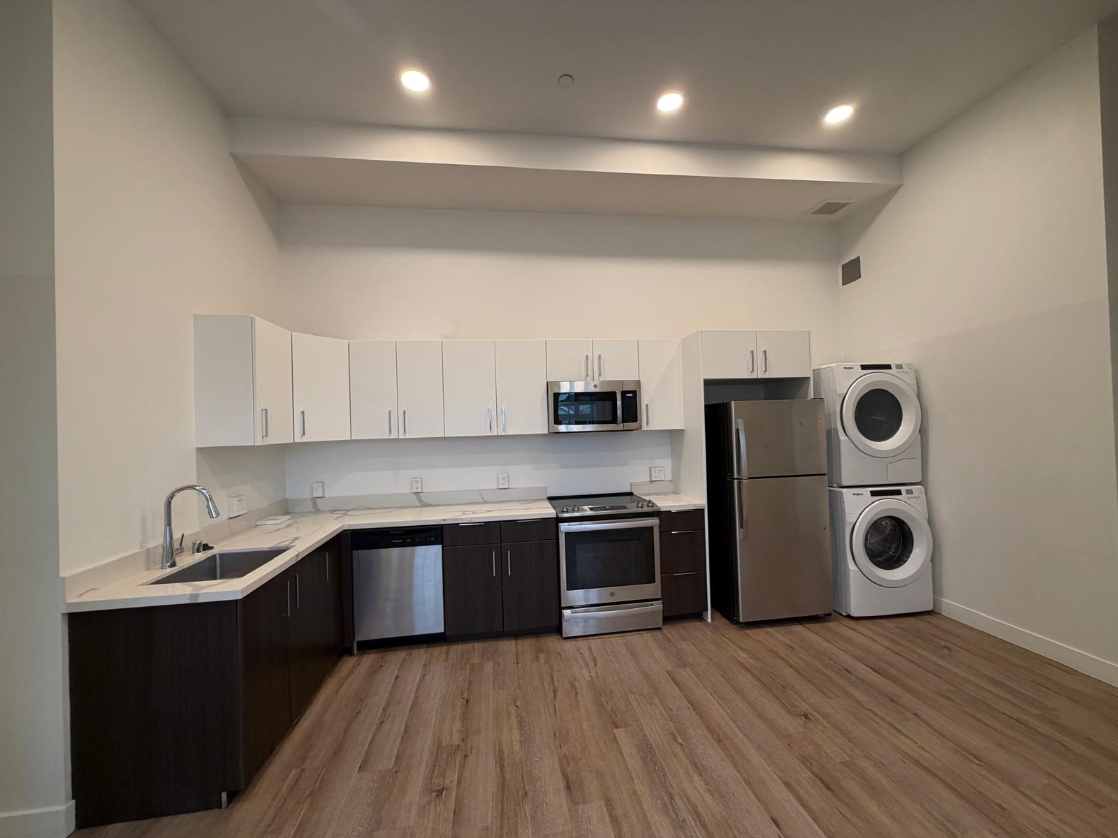 Oakland Apartment: 669 24th St
