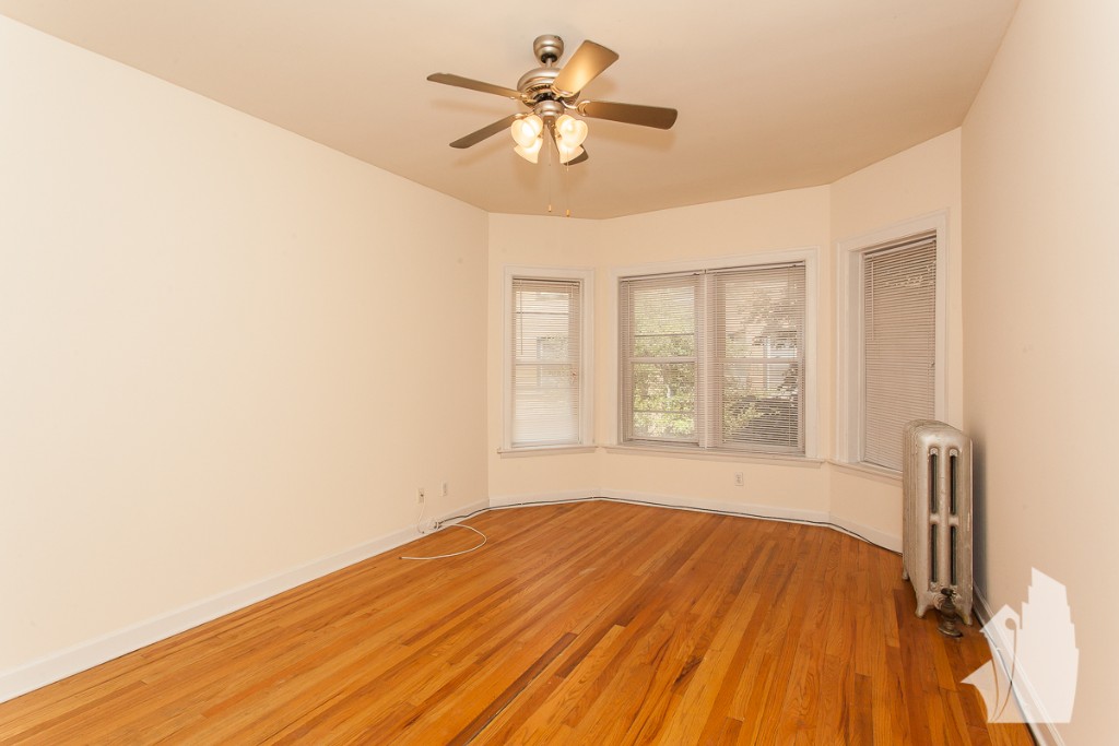 Chicago Condo: 3918 North Pine Grove Avenue