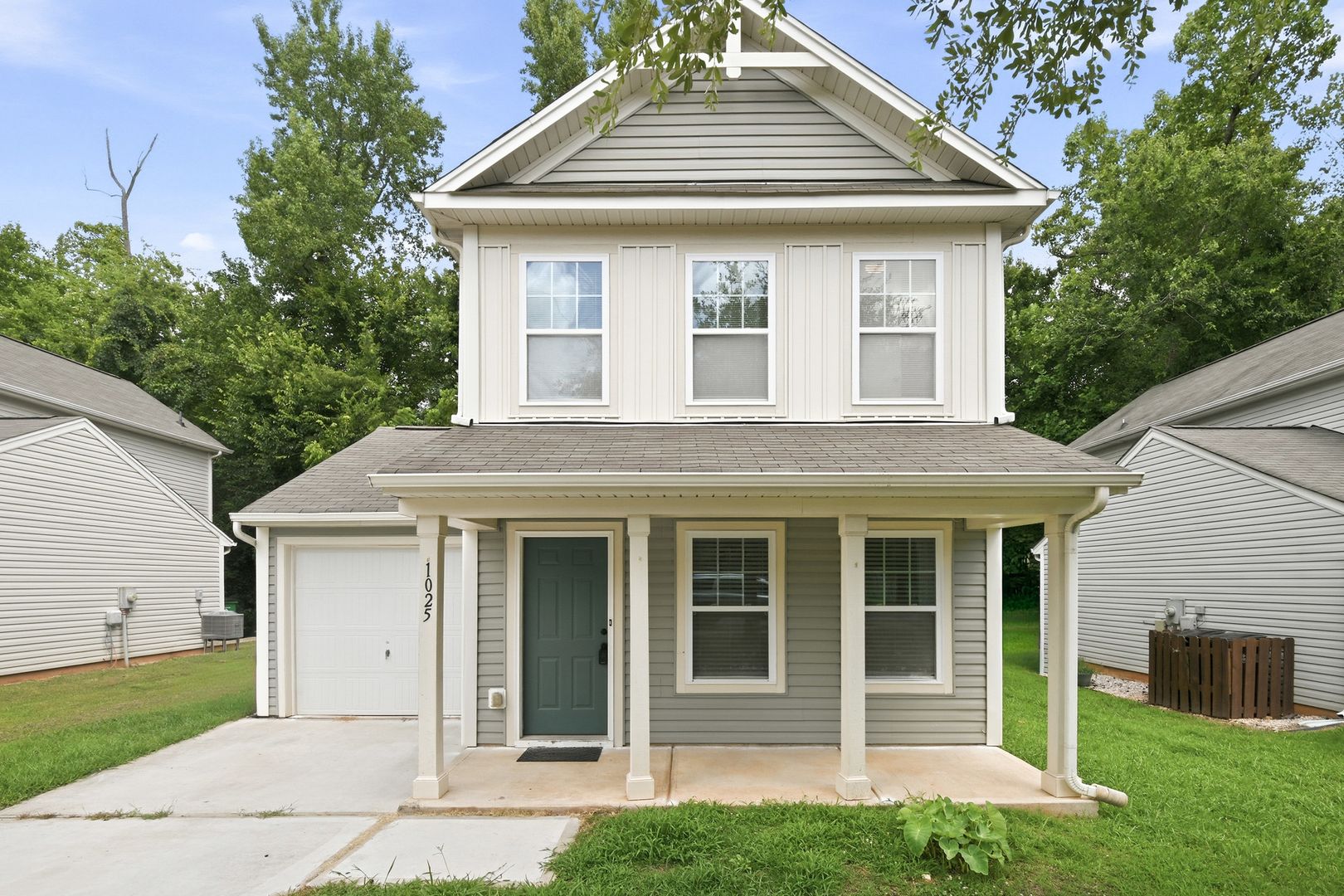 Charlotte House: 1025 Rook Rd
