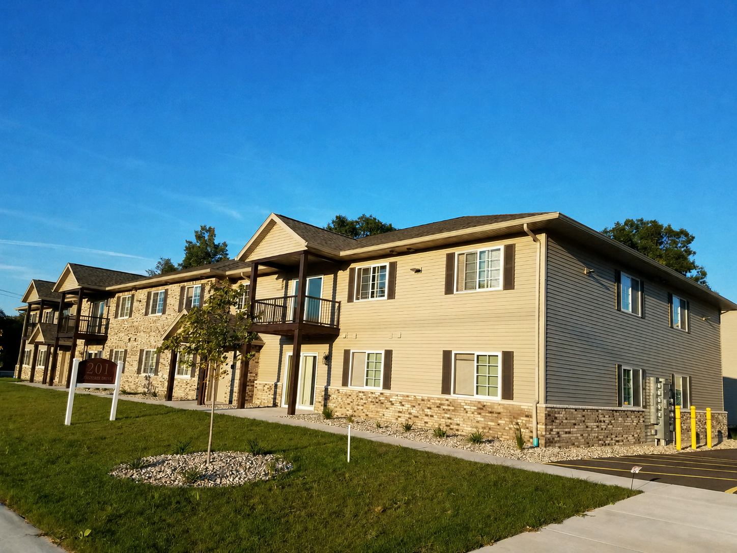 Stevens Point Condo: 201 Wilshire Blvd N