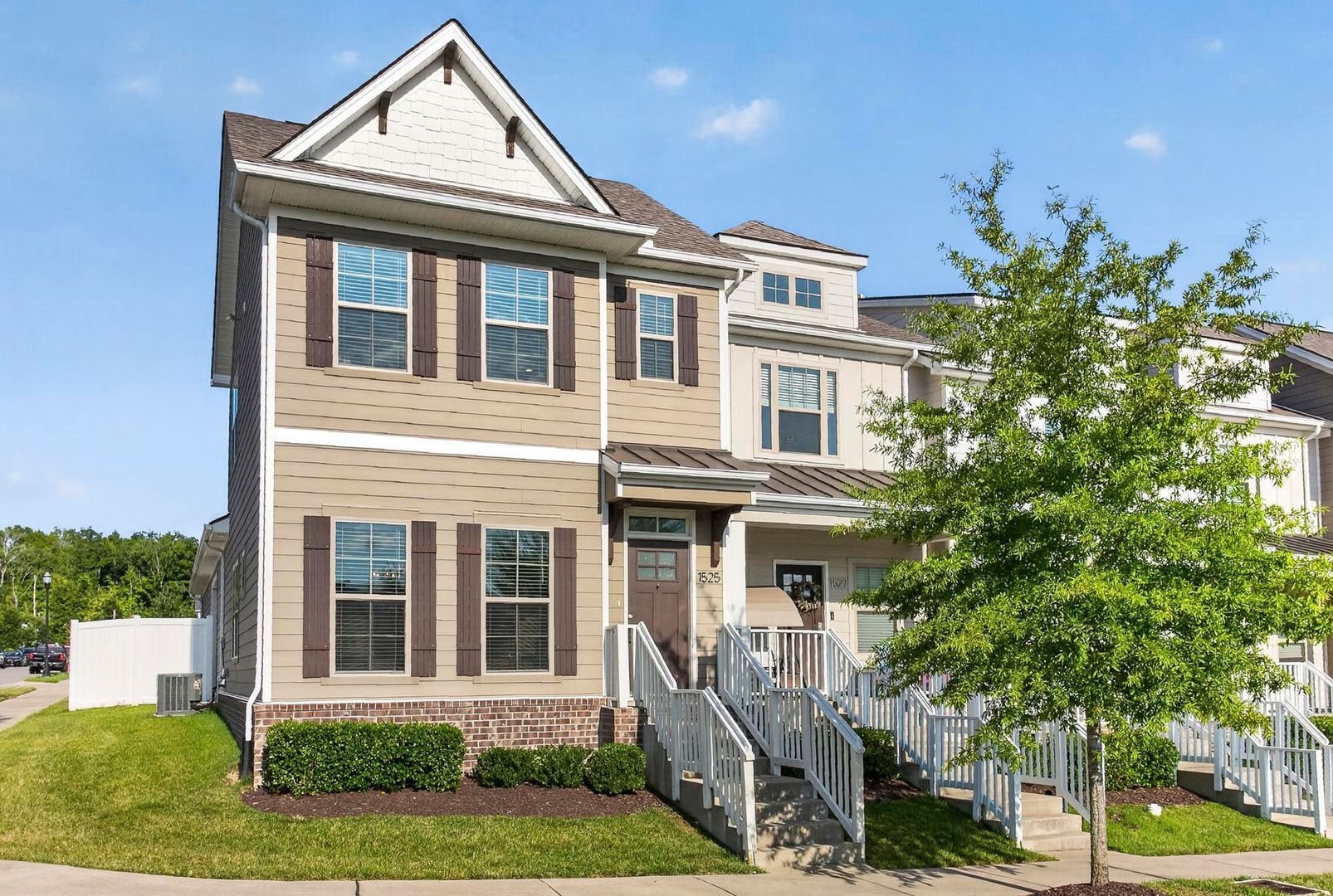 Antioch House: 1525 White Tip Ln