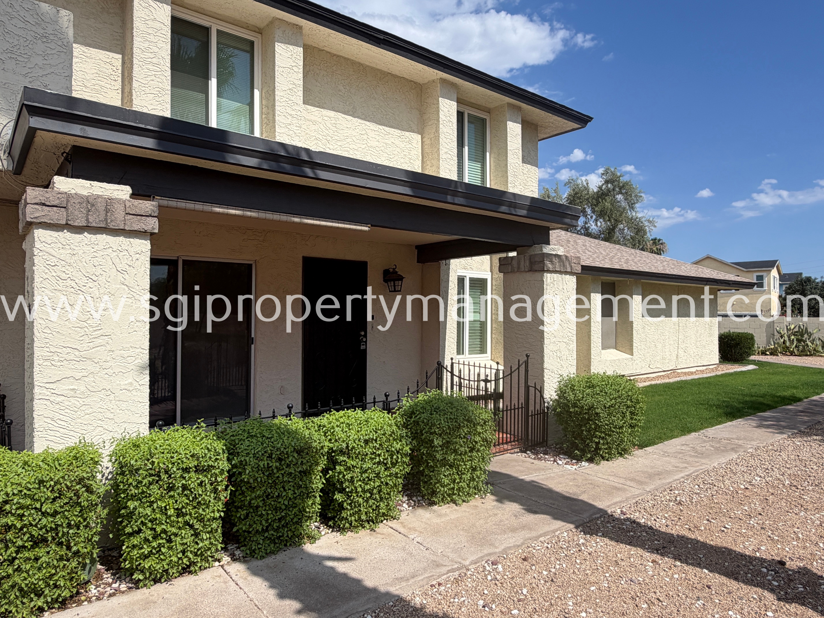 Phoenix House: 730 E Eugie Ave