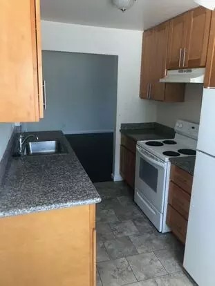 Oakland Apartment: 3232 14th Ave