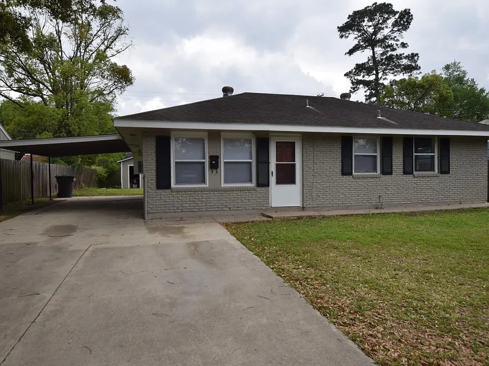 Lake Charles House: 3517 Monroe St.
