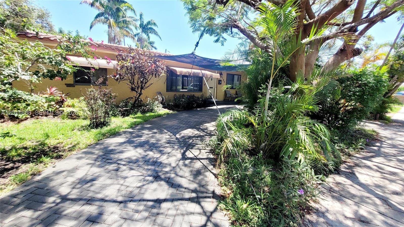 Hallandale Beach Condo: 1124 NE 7th St, Hallandale Beach FL 33009