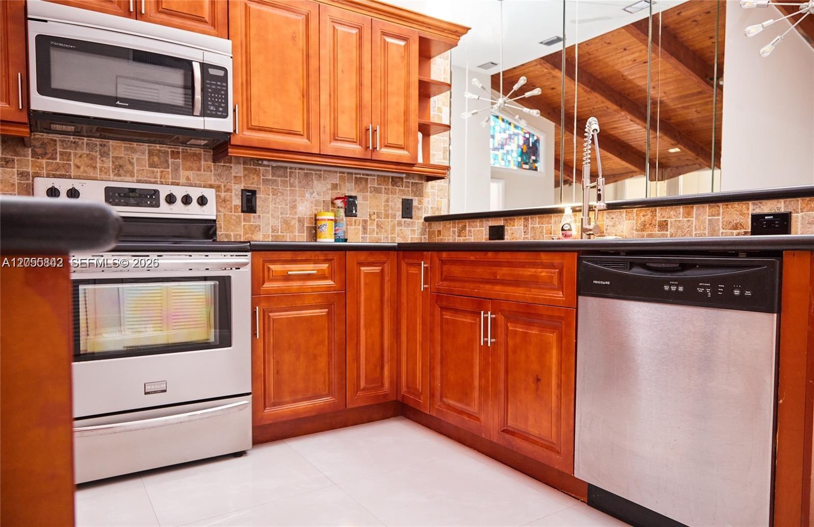 Hallandale Beach Condo: 347 Leslie Dr, Hallandale Beach FL 33009