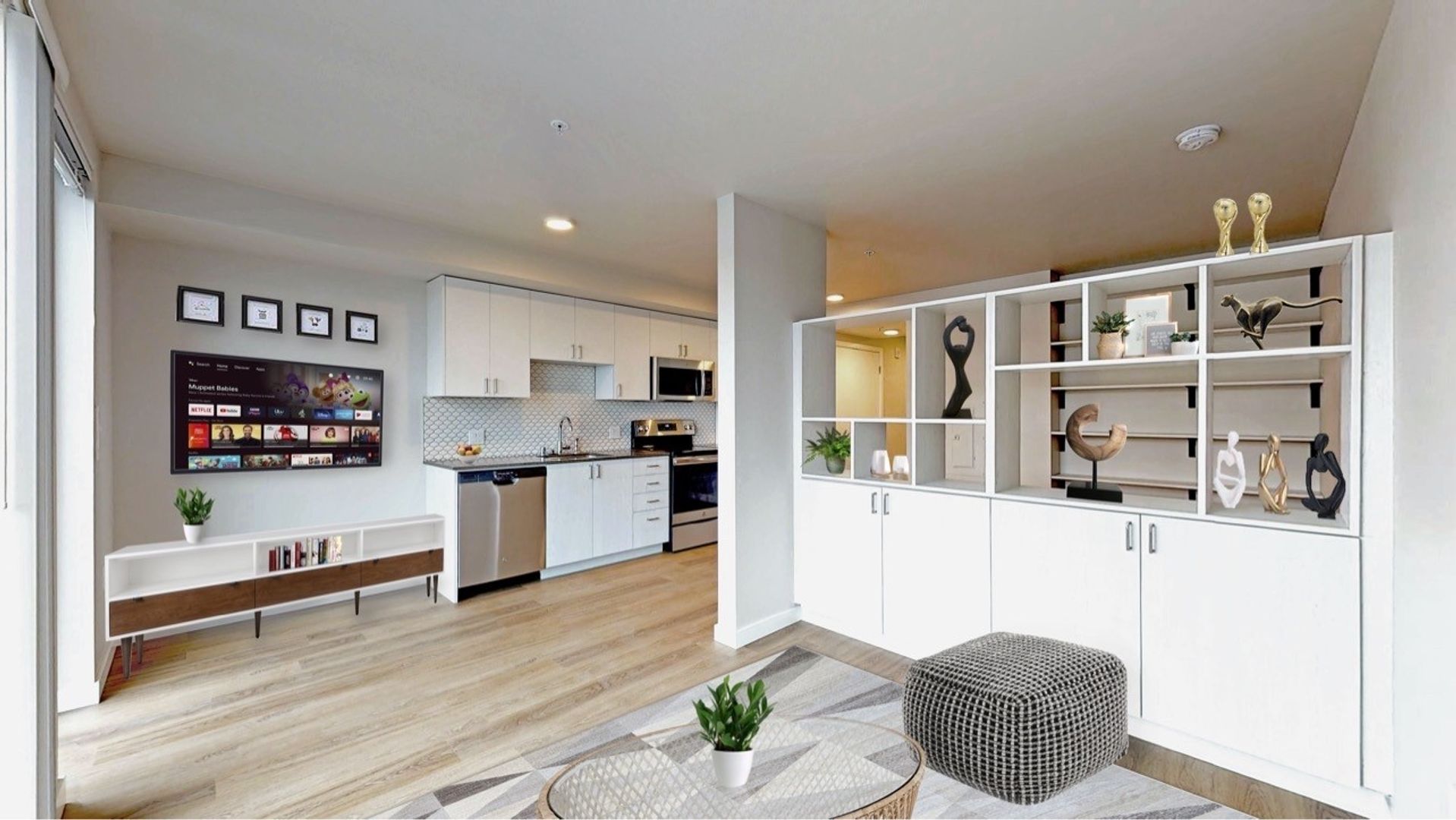Seattle Apartment: 1600 Dexter Ave N