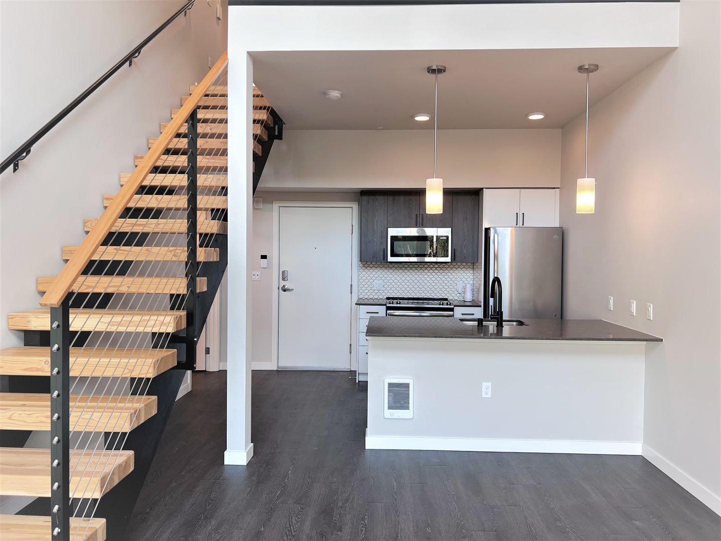 Seattle Apartment: 1600 Dexter Ave N
