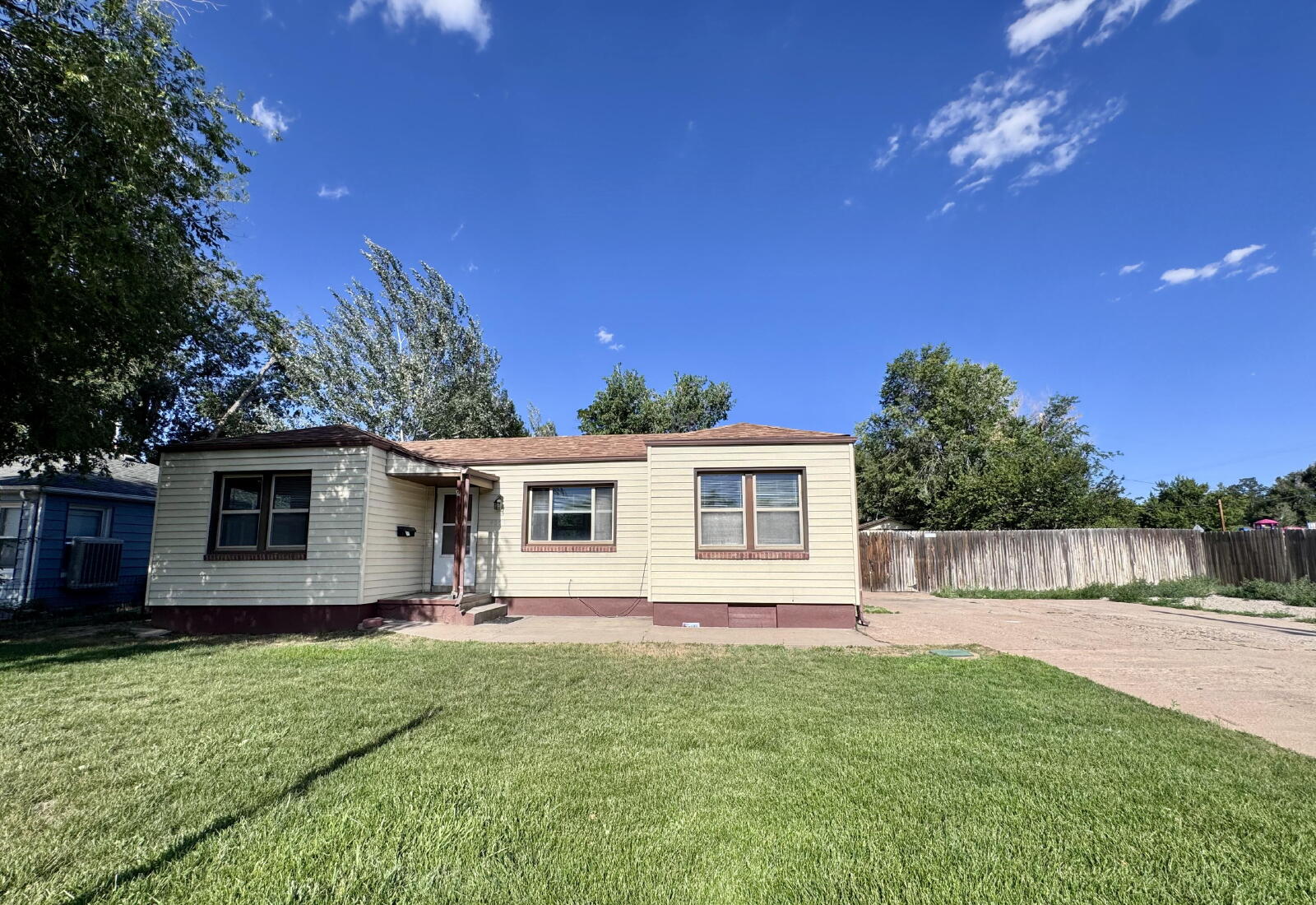 Englewood Condo: 4886 S Logan St
