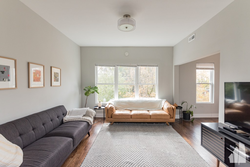 Chicago Condo: 3570 West Dickens Avenue