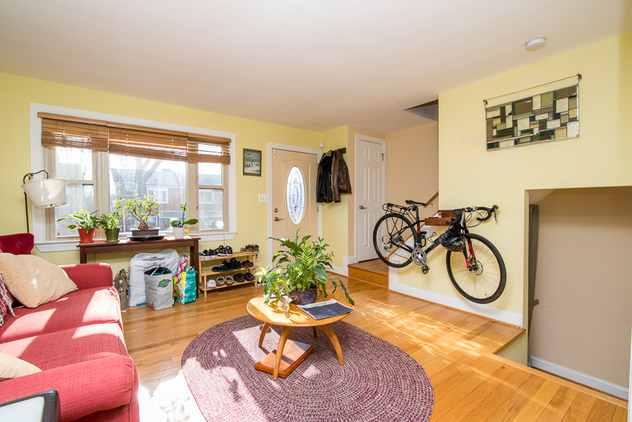 Washington House: 234 Nicholson St NE