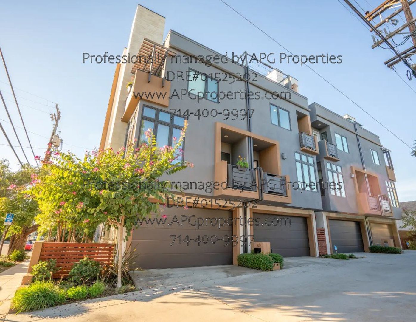 San Diego House: 162 W Robinson Ave