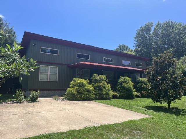 East Flat Rock House: 102 Fortson Street