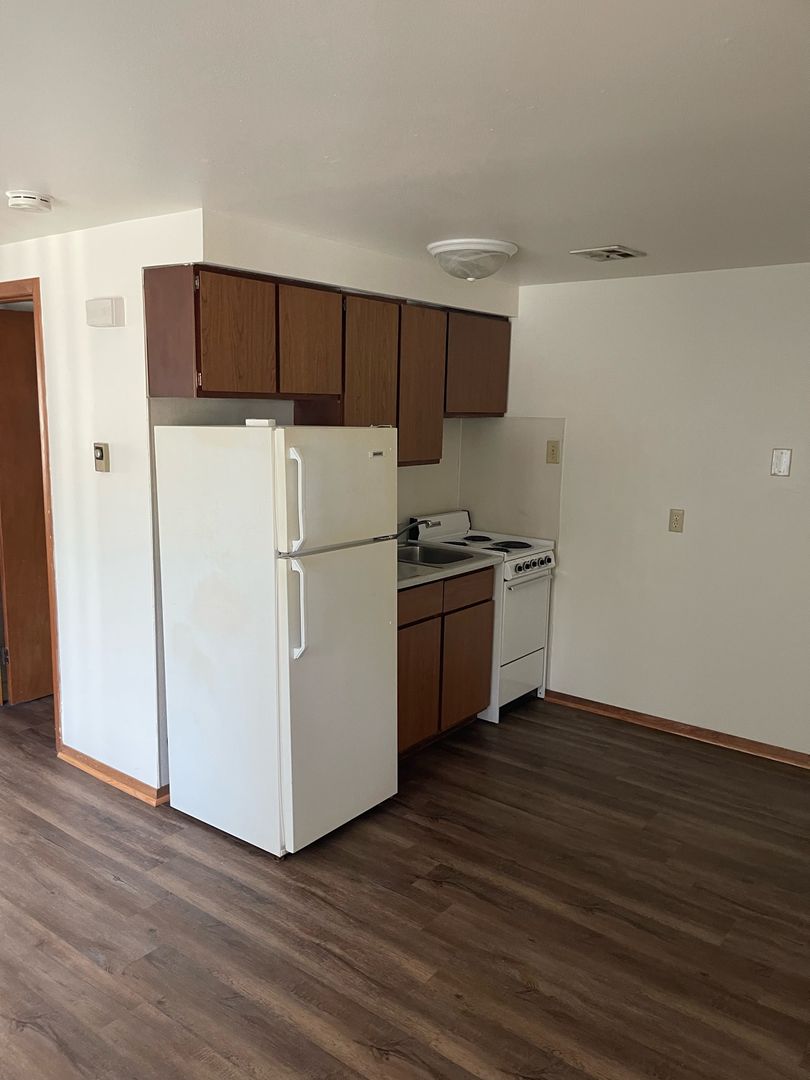 Madison Apartment: 3802 Lien Rd