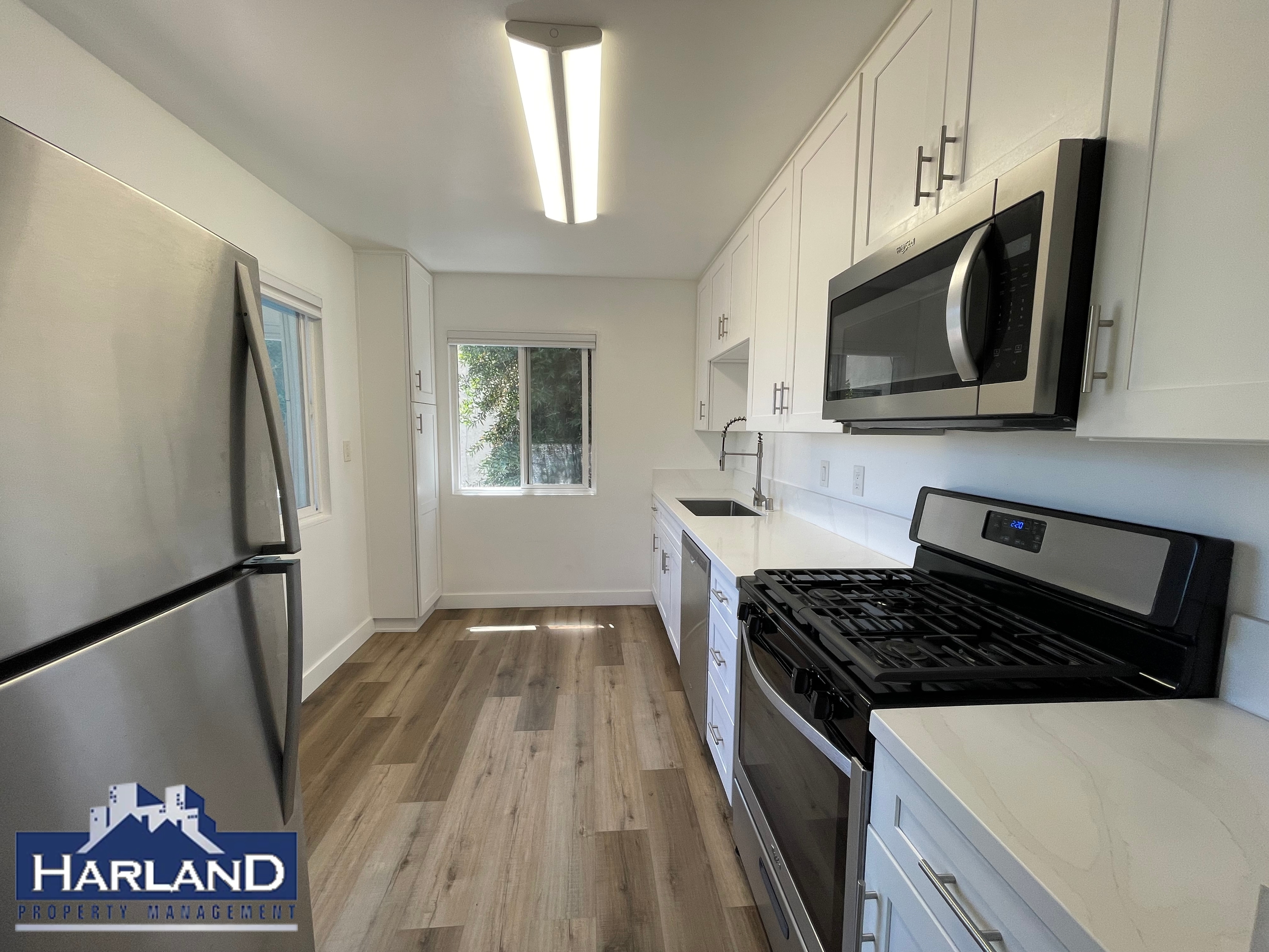 San Diego Condo: 2250-2254 Garnet Avenue - 2252