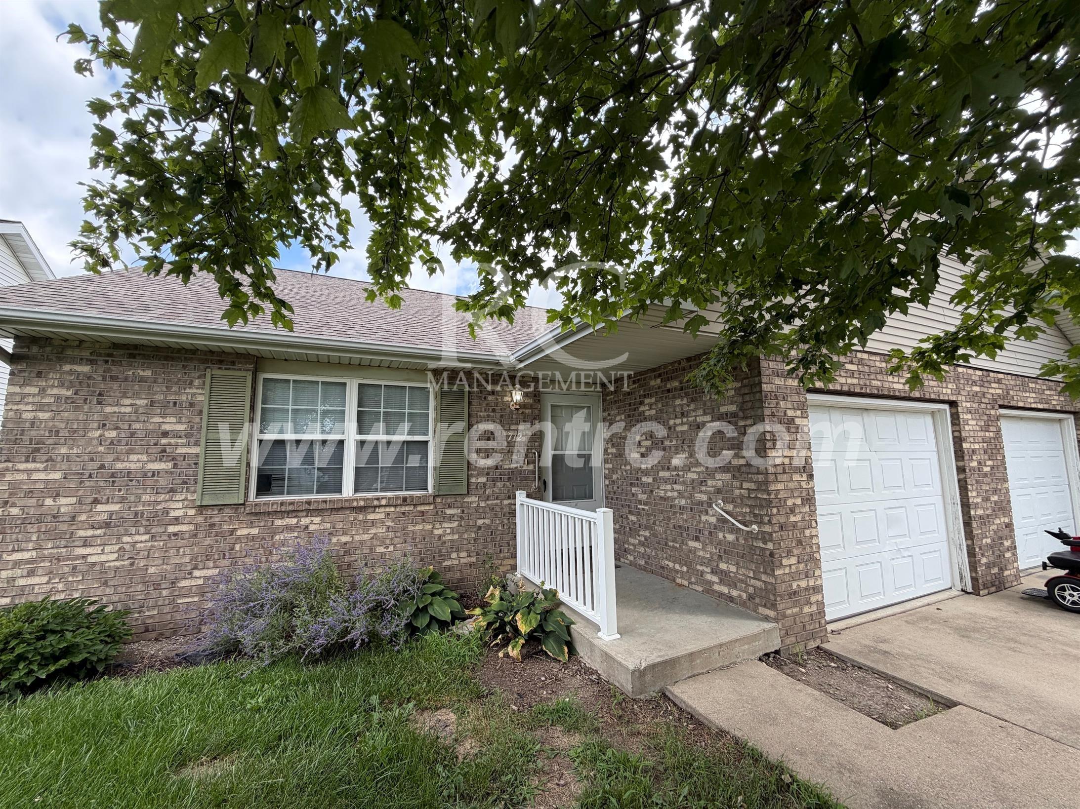 Hoopston House: 712 Elm
