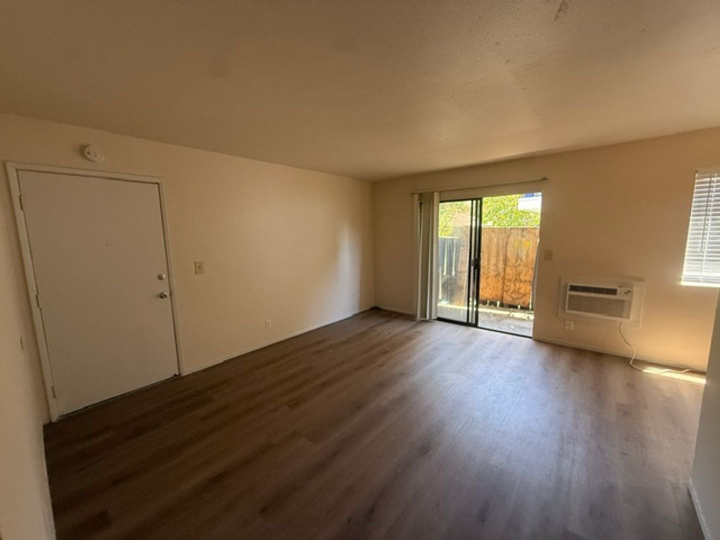 Concord Condo: 1835 Robin Ln
