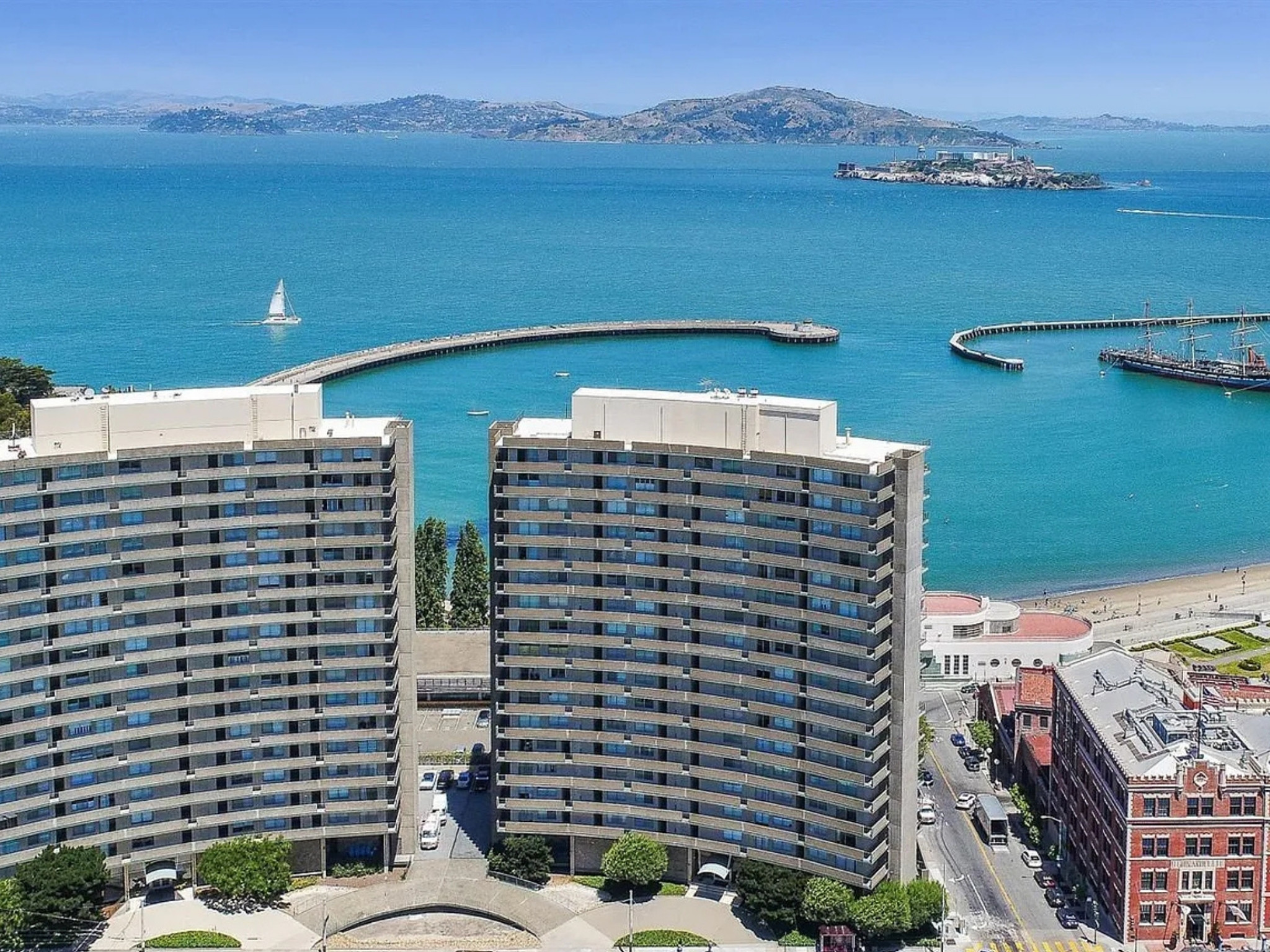 San Francisco Condo: 1050 N Point St