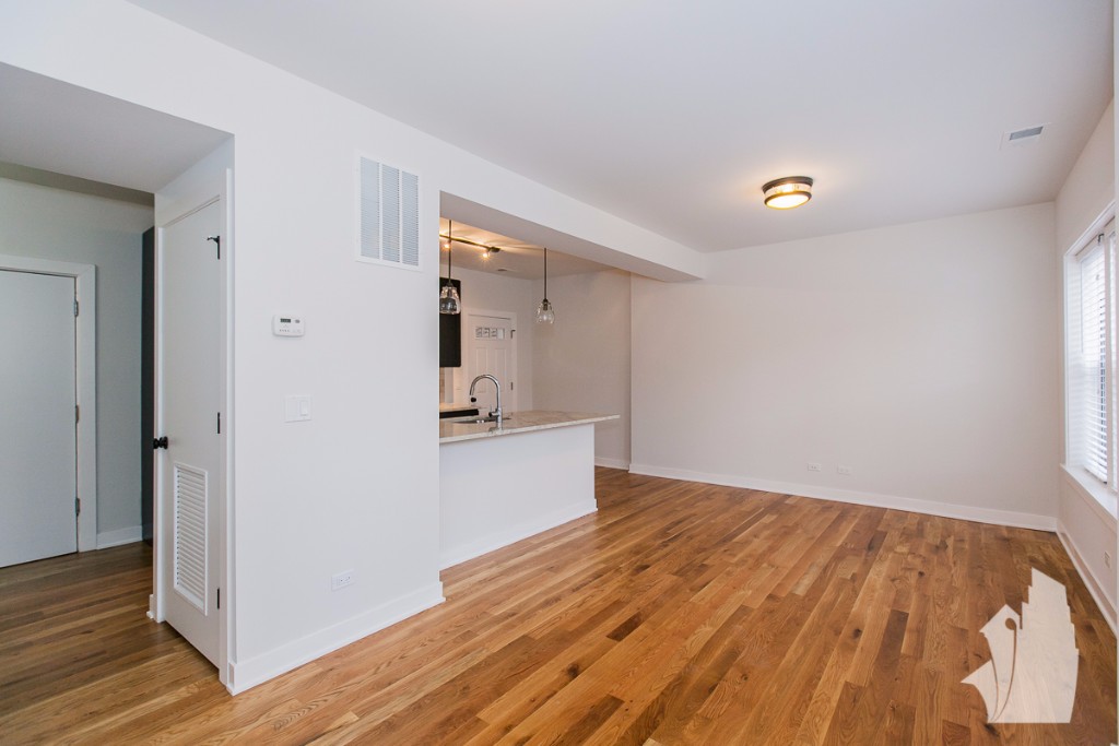 Chicago Condo: 2205 West Eastwood,