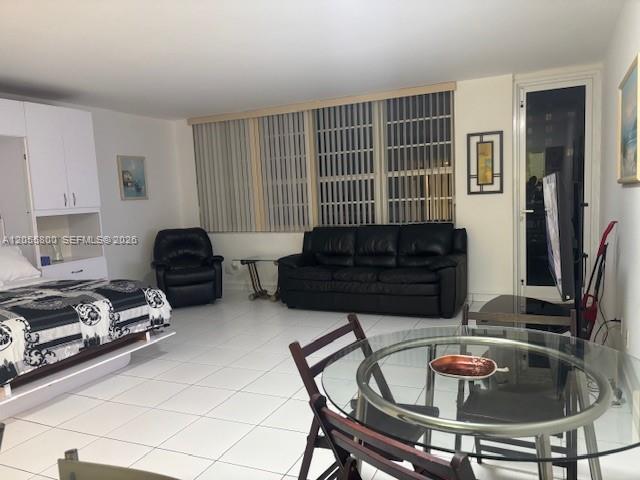 Miami Beach Condo: 100 Lincoln Rd # 1030, Miami Beach FL 33139