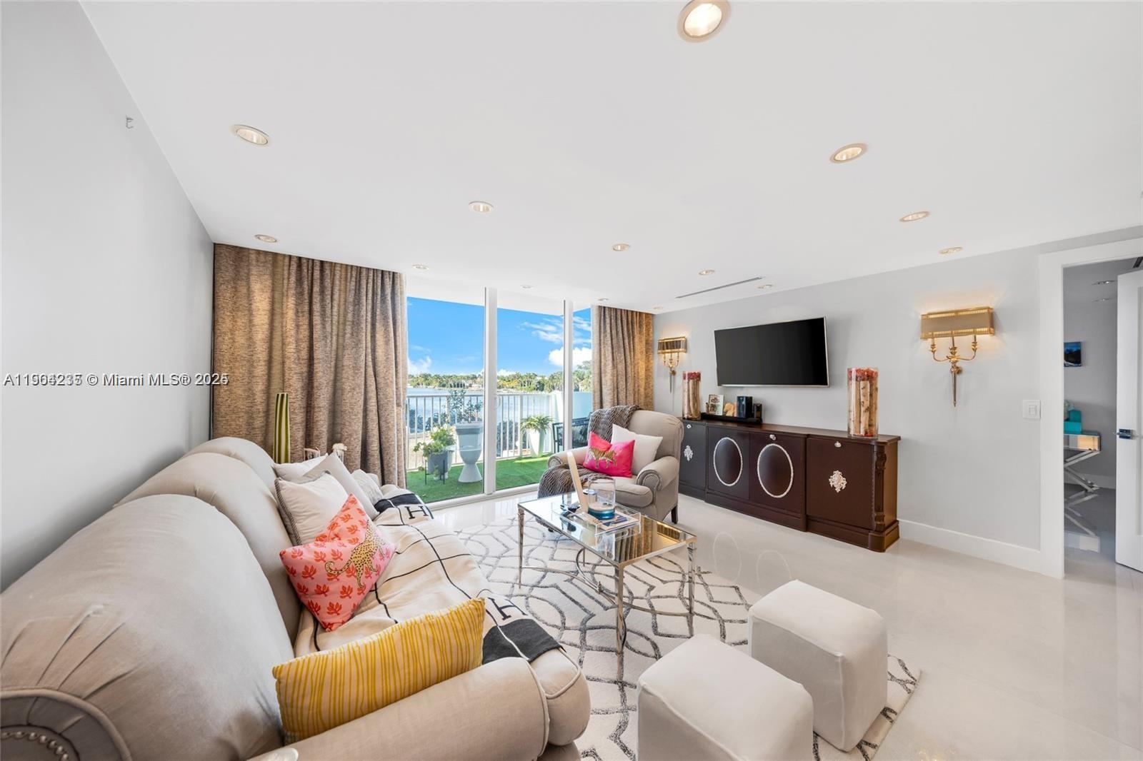 Miami Beach Condo: 5838 Collins Ave # 2F, Miami Beach FL 33140